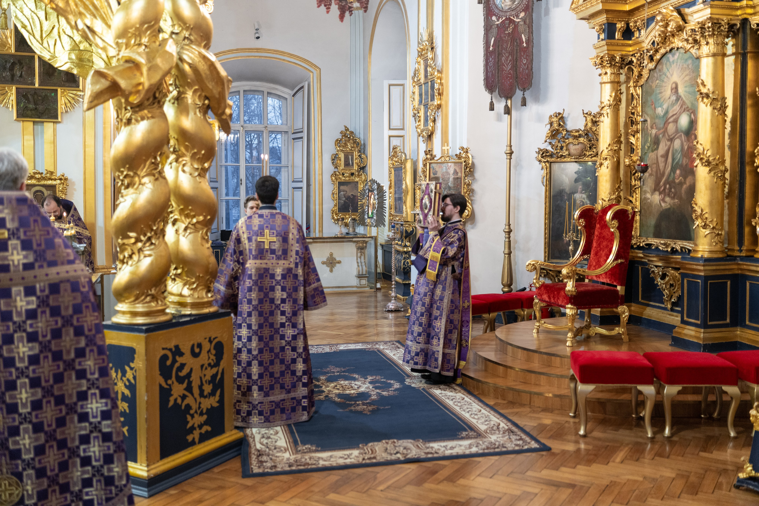 Воскресное бдение в канун Недели Крестопоклонной. НИКОЛО-БОГОЯВЛЕНСКИЙ МОРСКОЙ СОБОР
