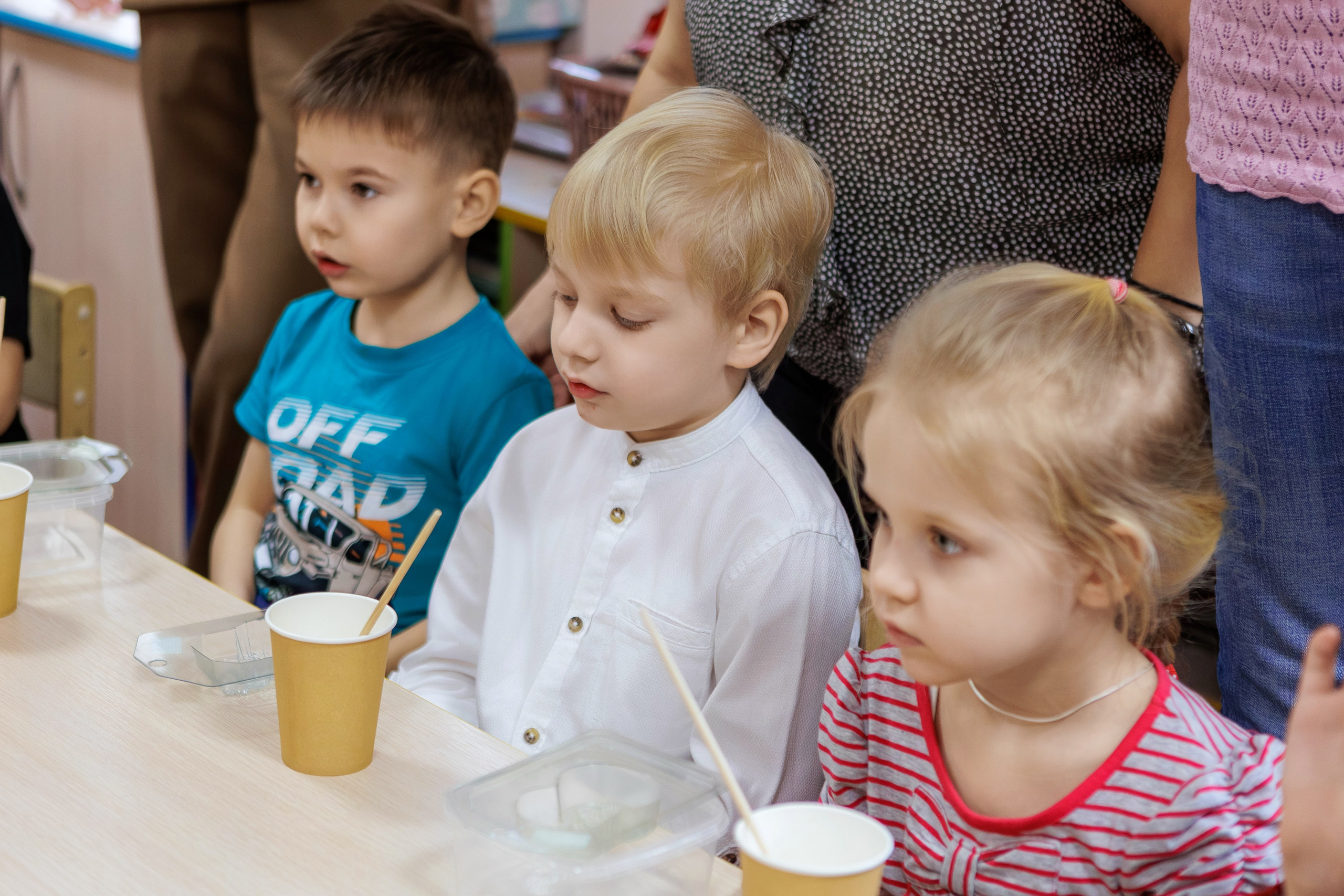 МК к 8 марта. Выпускные альбомы и школьный фотограф в Подольске, Троицке, Щербинке, Москве и Московской области