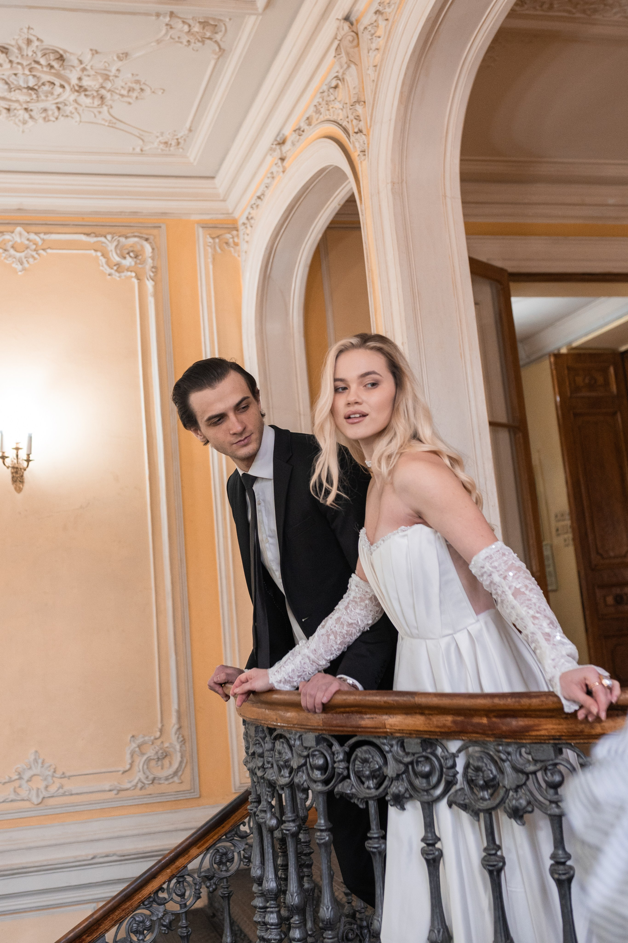 Свадебная фотосессия в Пушкинской библиотеке. Свадебный фотограф в Москве Анна Полушина