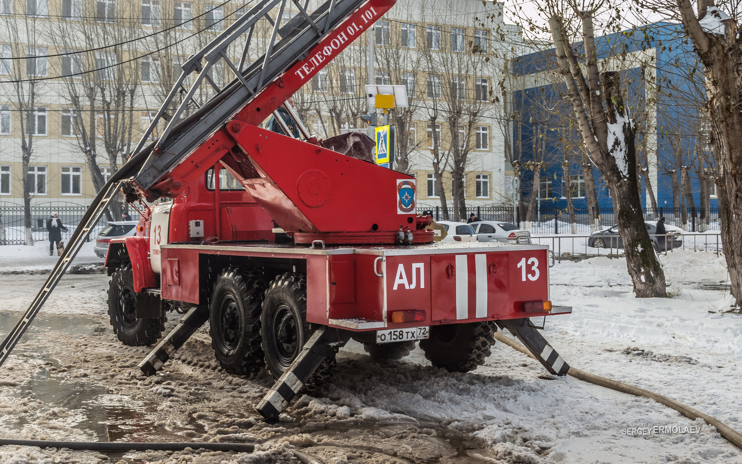 Пожар на крыше жилой пятиэтажки по улице Парфёнова