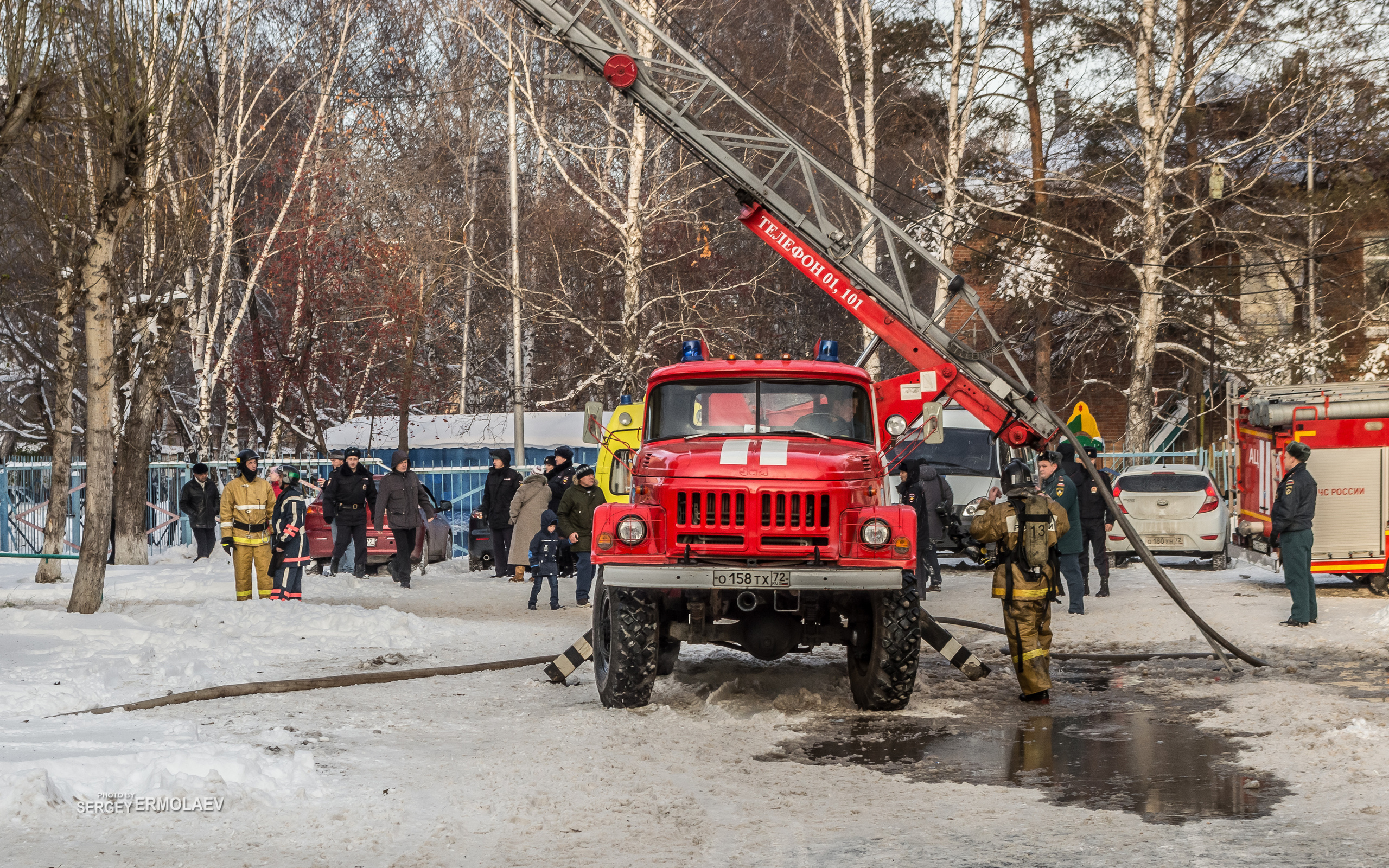 Пожар на крыше жилой пятиэтажки по улице Парфёнова