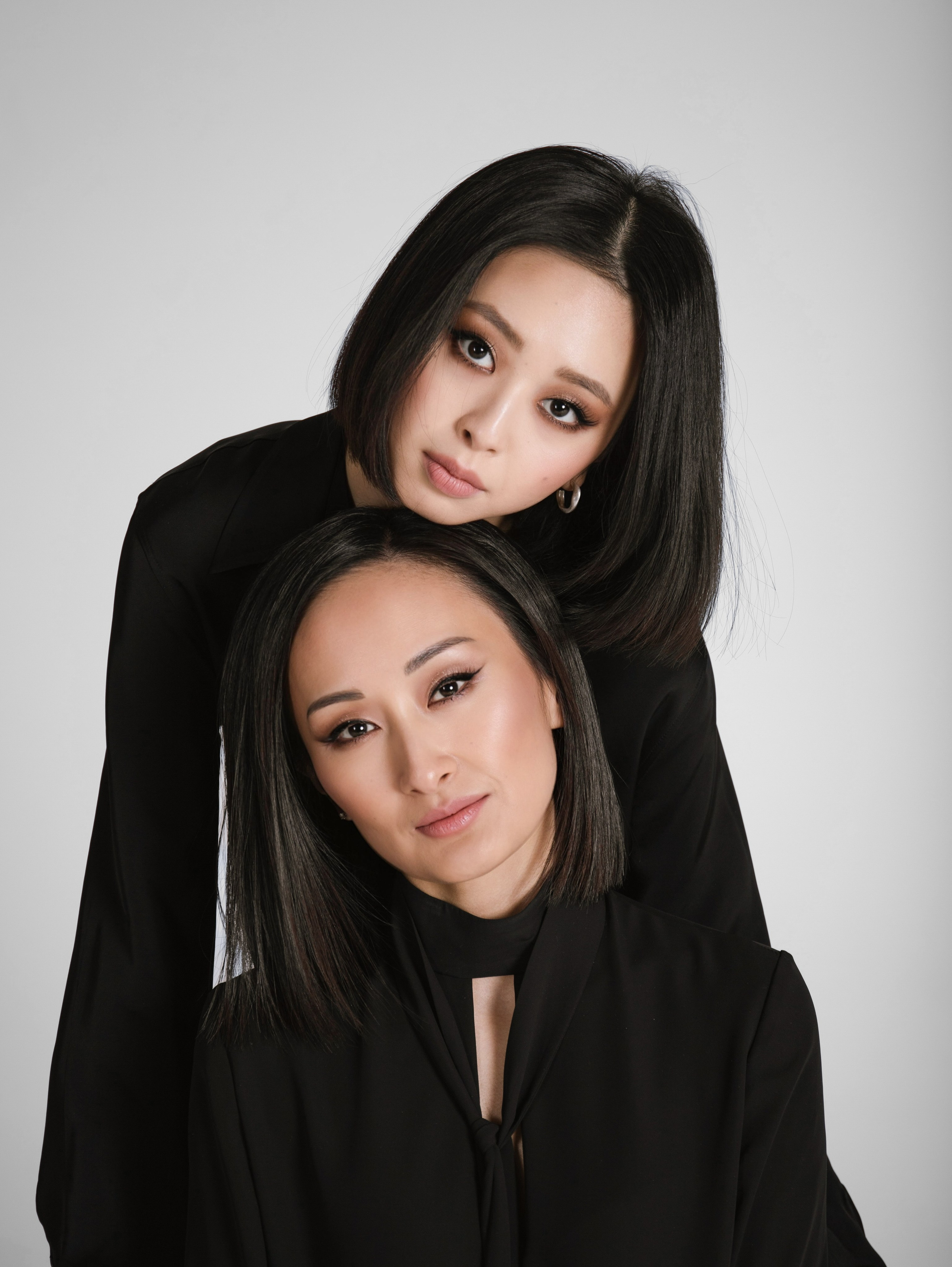 Мама и дочка, студийная съемка. Свадебный и семейный фотограф в Москве Мила Широких