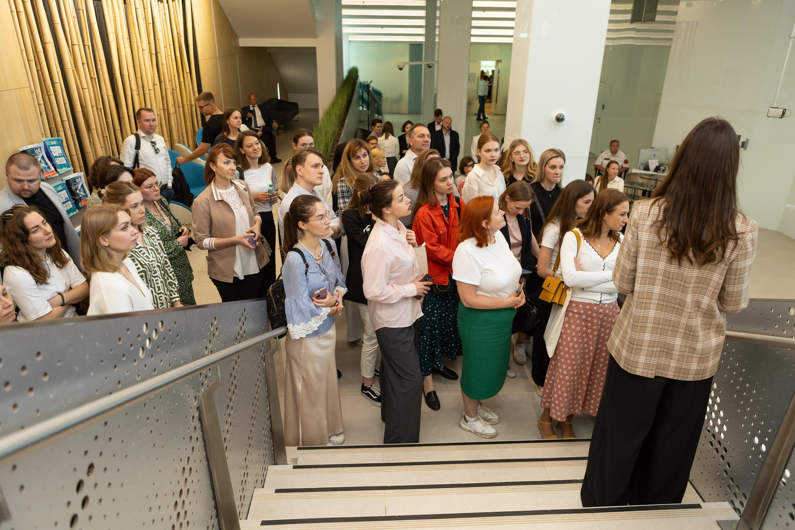Гостевой визит в «зеленый» офис Сибур. Портретный творческий фотограф в Москве Надя Дудник