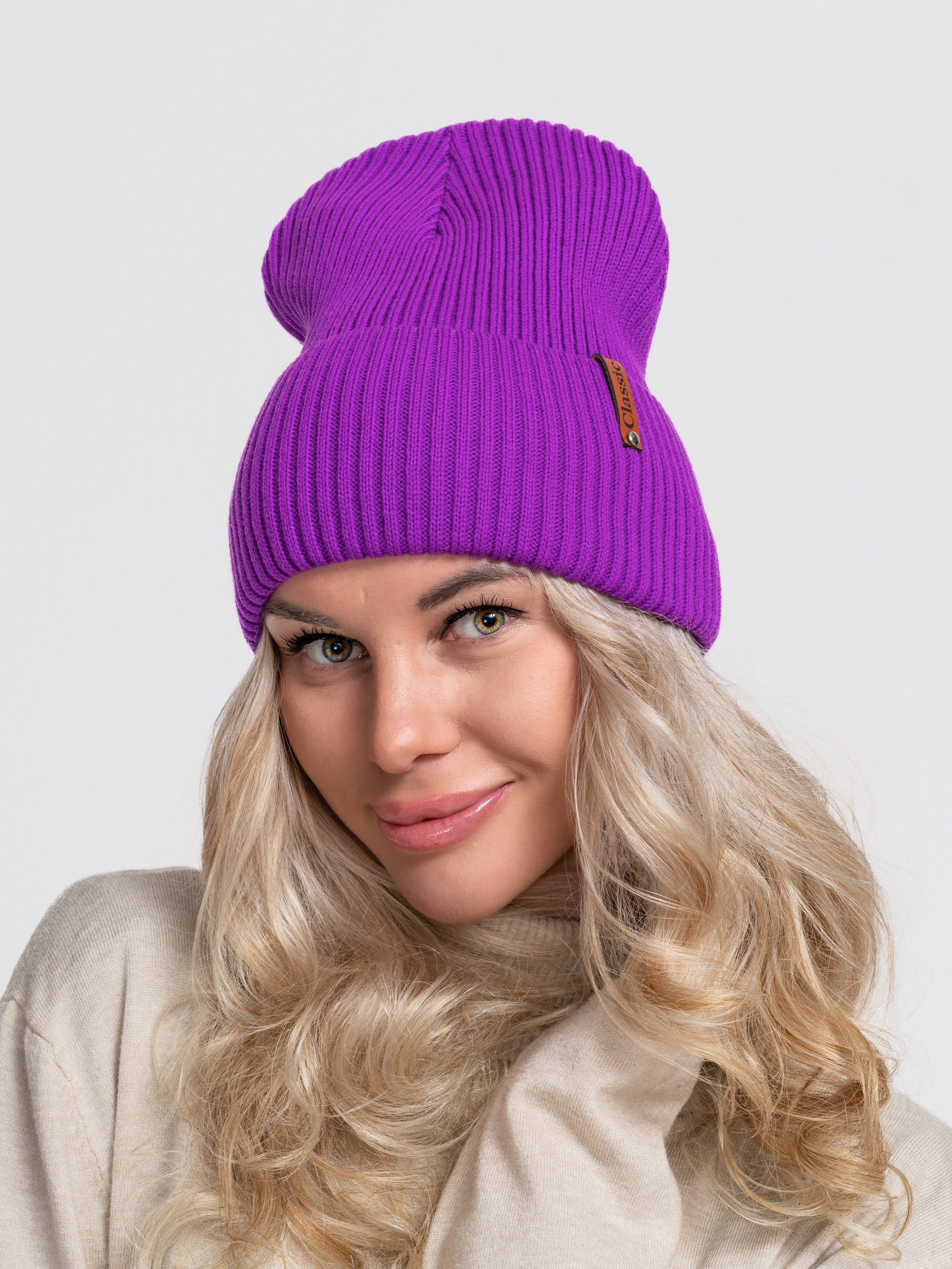 съемка головных уборов на модели