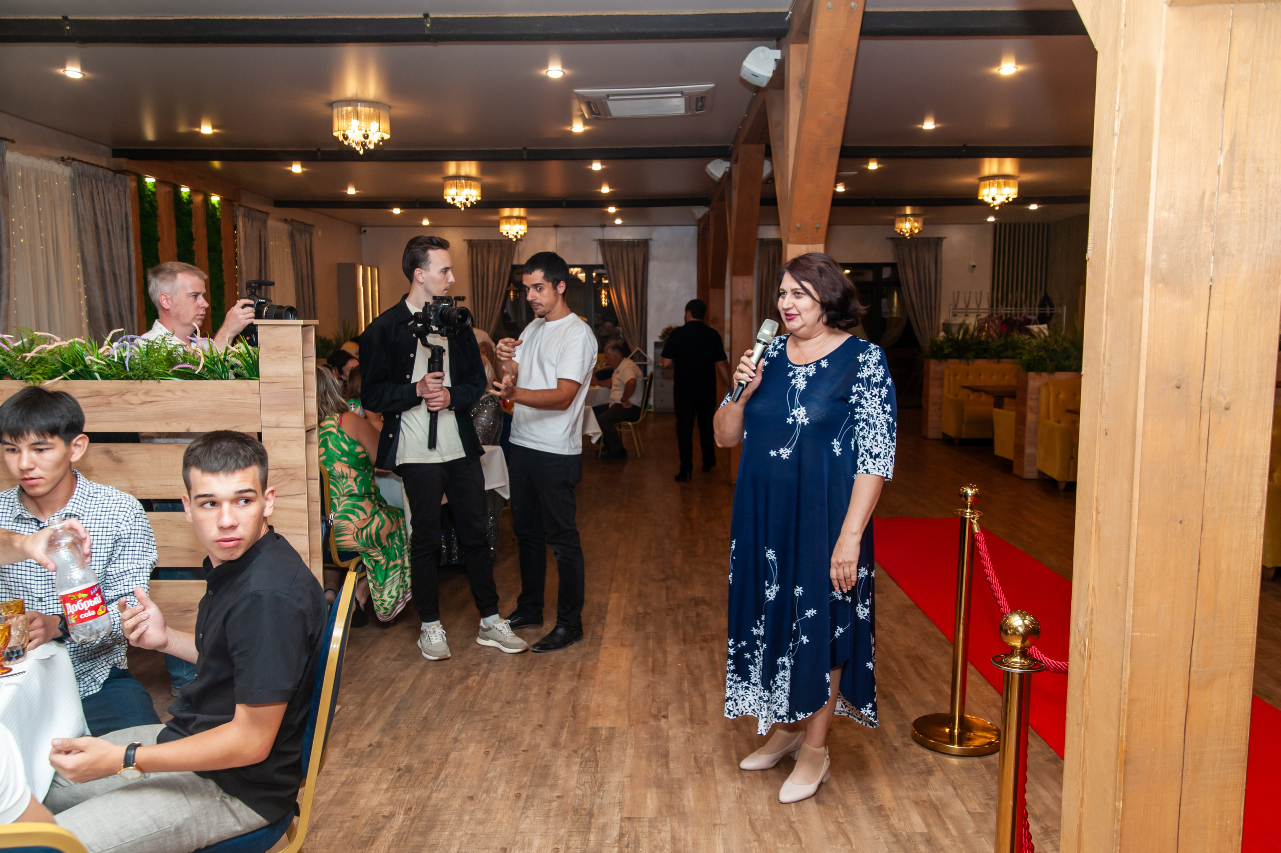 Выпускной МАОУ СОШ № 17 им. Эдуарда Есаяна. Свадебный и семейный фотограф Денис Лукьянов в Краснодаре, Краснодарском крае и Республике Крым