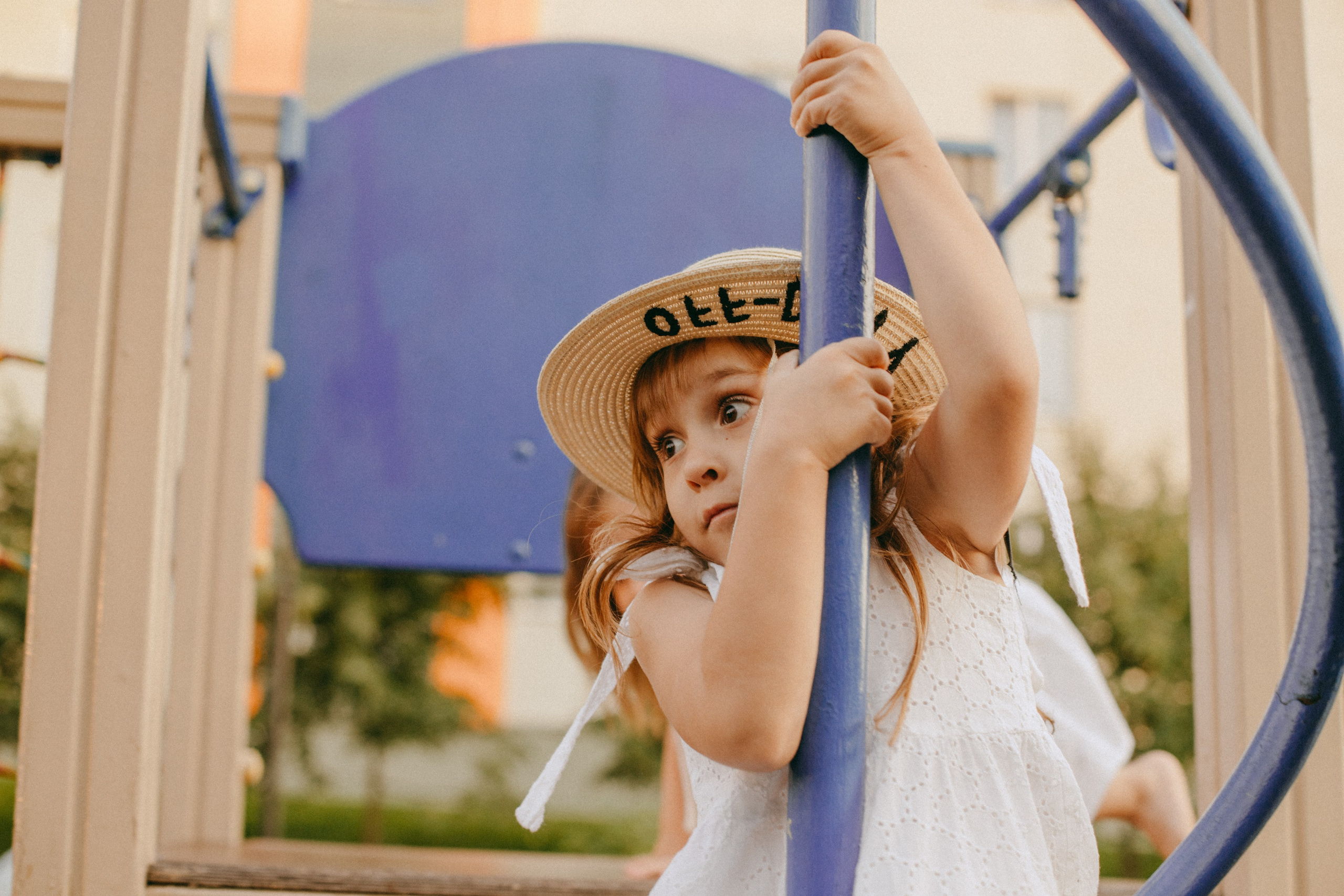Эмма и Влада на летней прогулке с мамой. Фотограф Наталья Кургина Слюдянка Иркутск