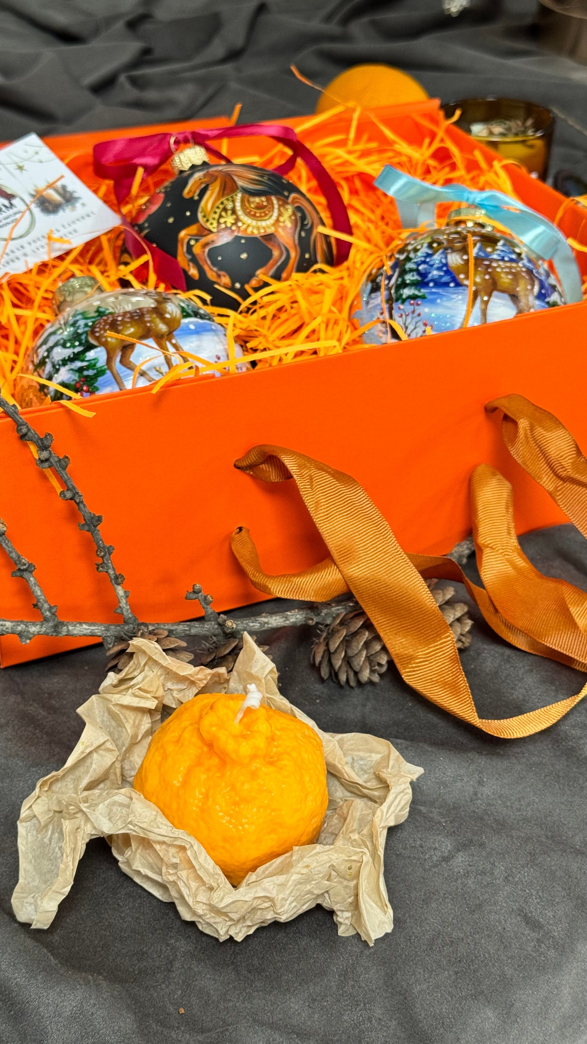 Аромасвечи и наборы. Художественная ручная роспись елочных шаров, корпоративные подарки и восковые аромасвечи