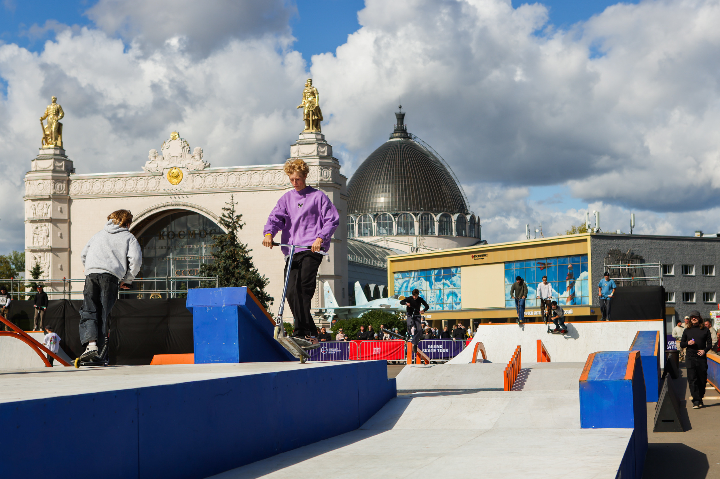 ROSPHOTO. Репортажный, архитектурный, театральный и файн-арт фотограф Лена Мельникова в Москве
