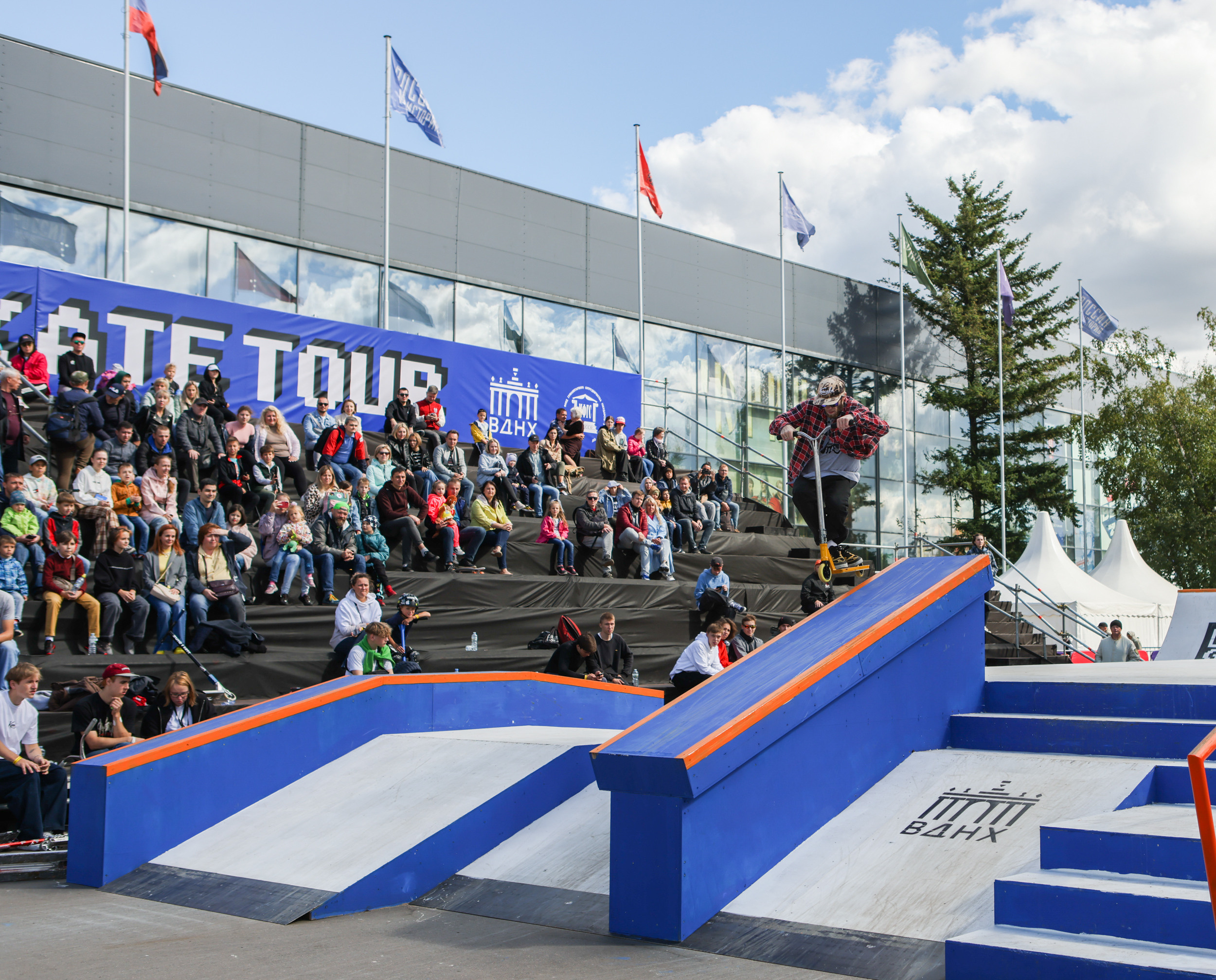 ROSPHOTO. Репортажный, архитектурный, театральный и файн-арт фотограф Лена Мельникова в Москве