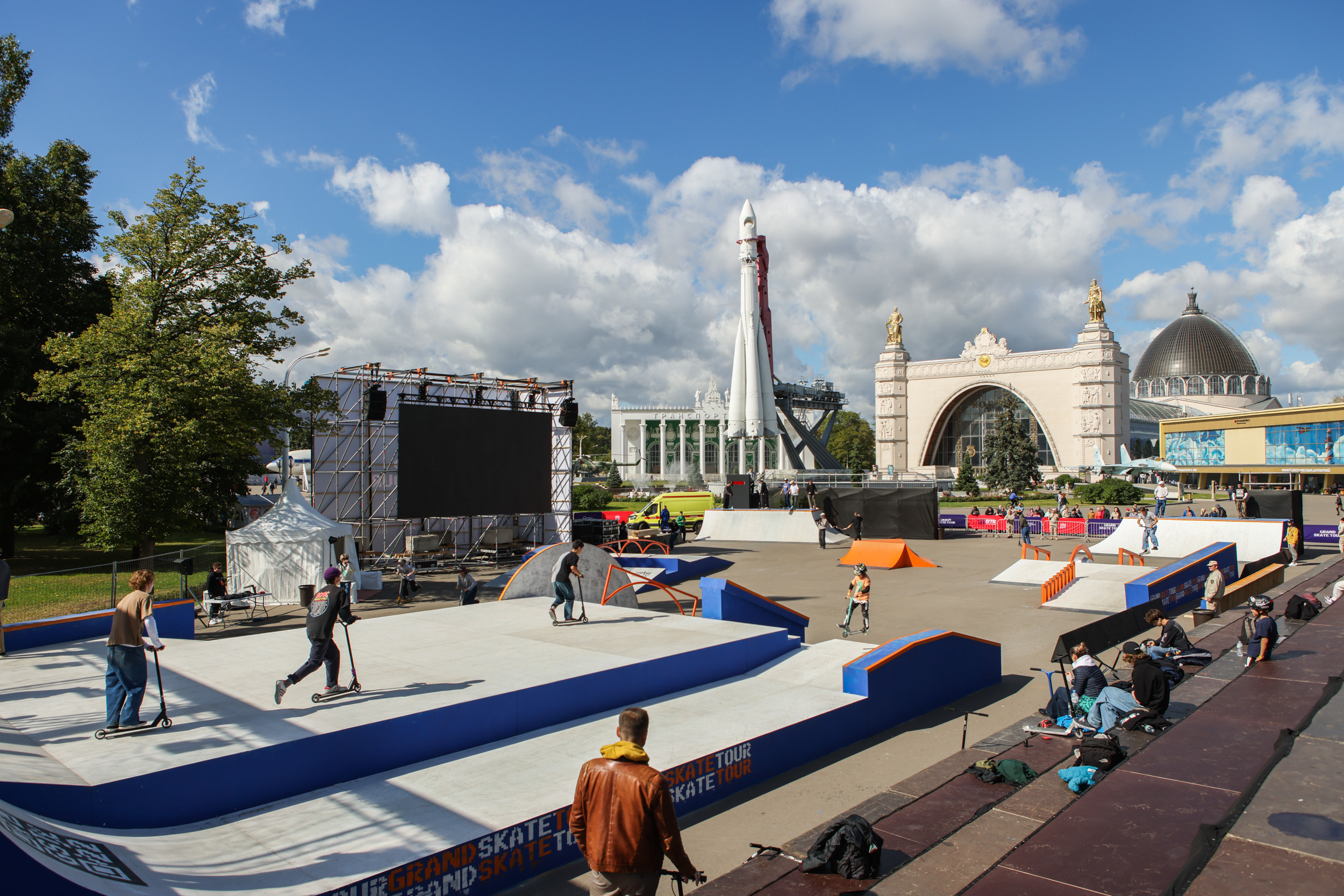 ROSPHOTO. Репортажный, архитектурный, театральный и файн-арт фотограф Лена Мельникова в Москве