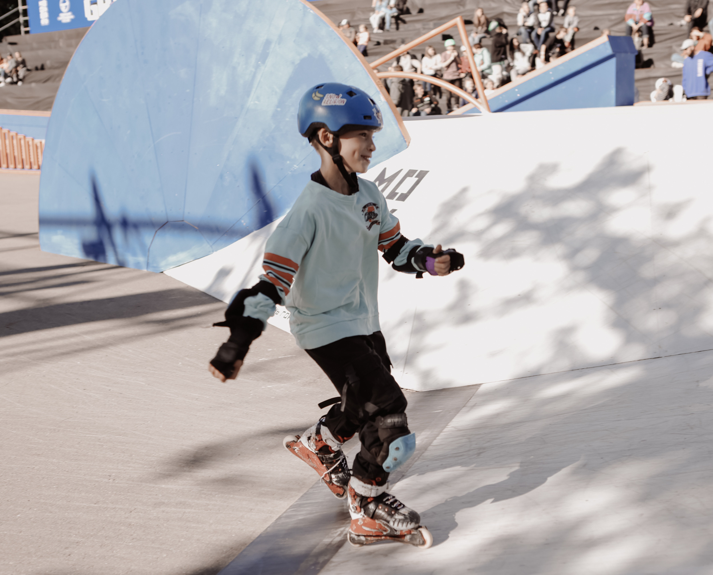 ROSPHOTO. Репортажный, архитектурный, театральный и файн-арт фотограф Лена Мельникова в Москве