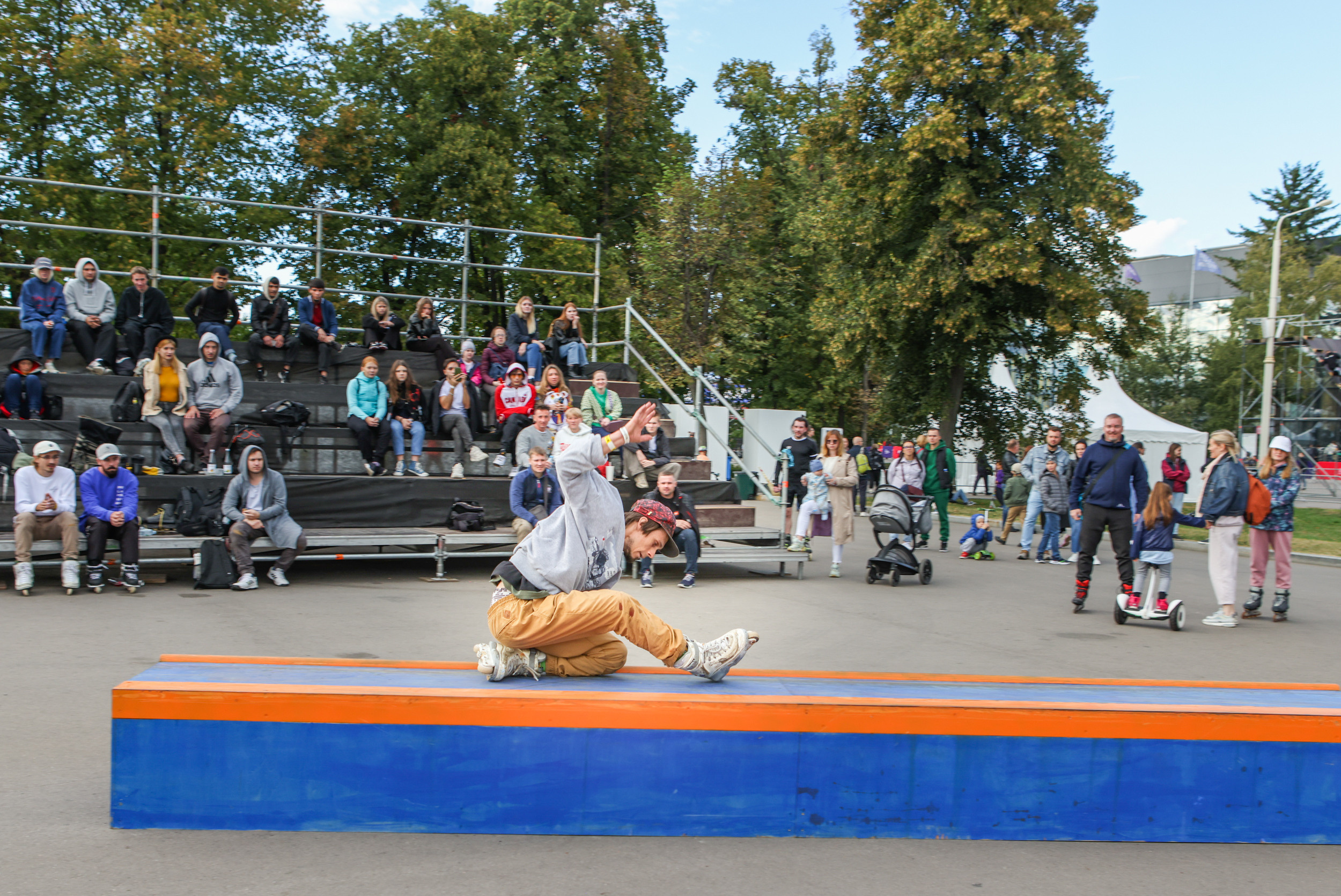 ROSPHOTO. Репортажный, архитектурный, театральный и файн-арт фотограф Лена Мельникова в Москве