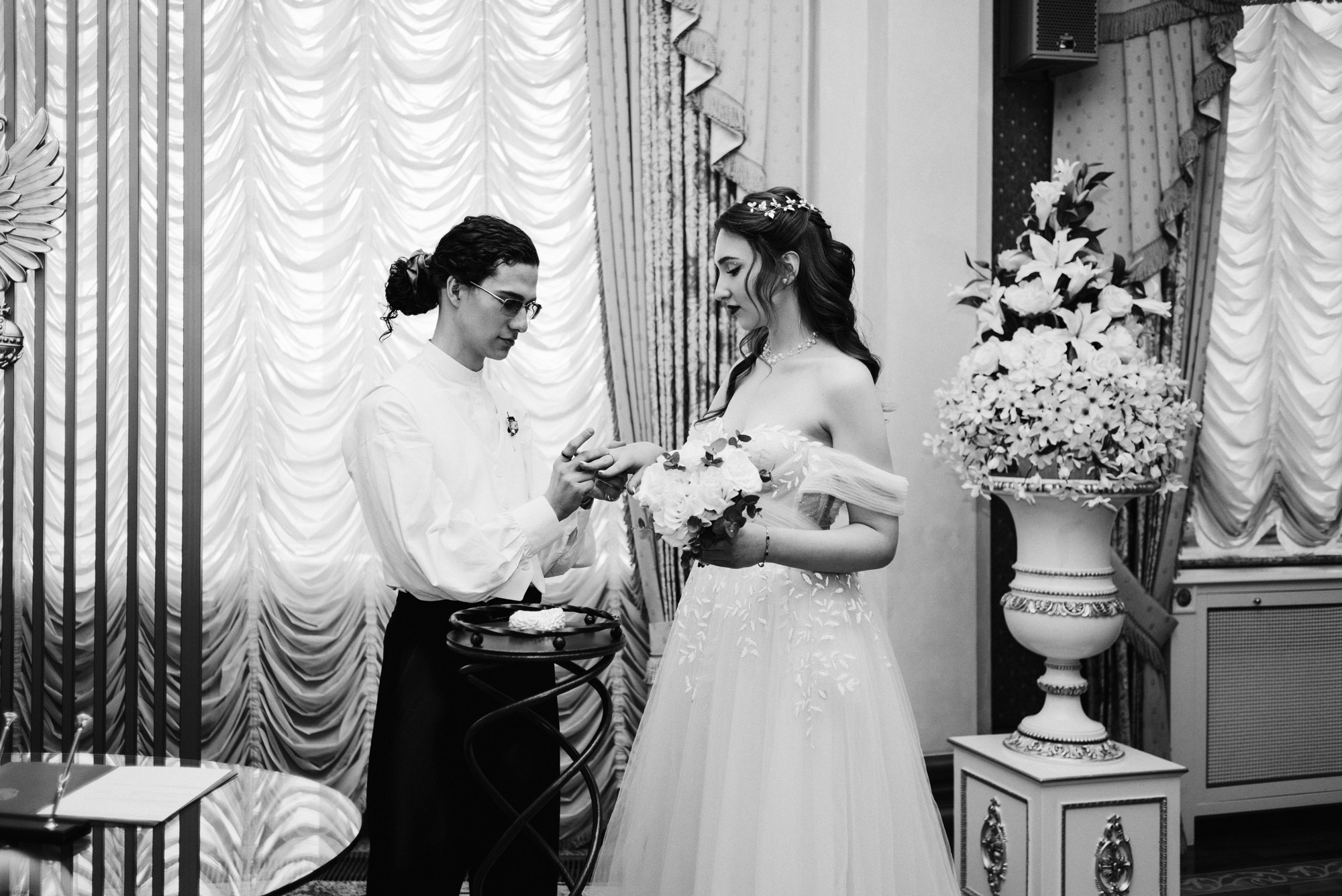 Свадебная фотосессия в Тюмени: ЗАГС, Мост Влюбленных и Монастырь | Фотограф Дарья Мустафина. Портретный фотограф Тюмень Дарья Мустафина