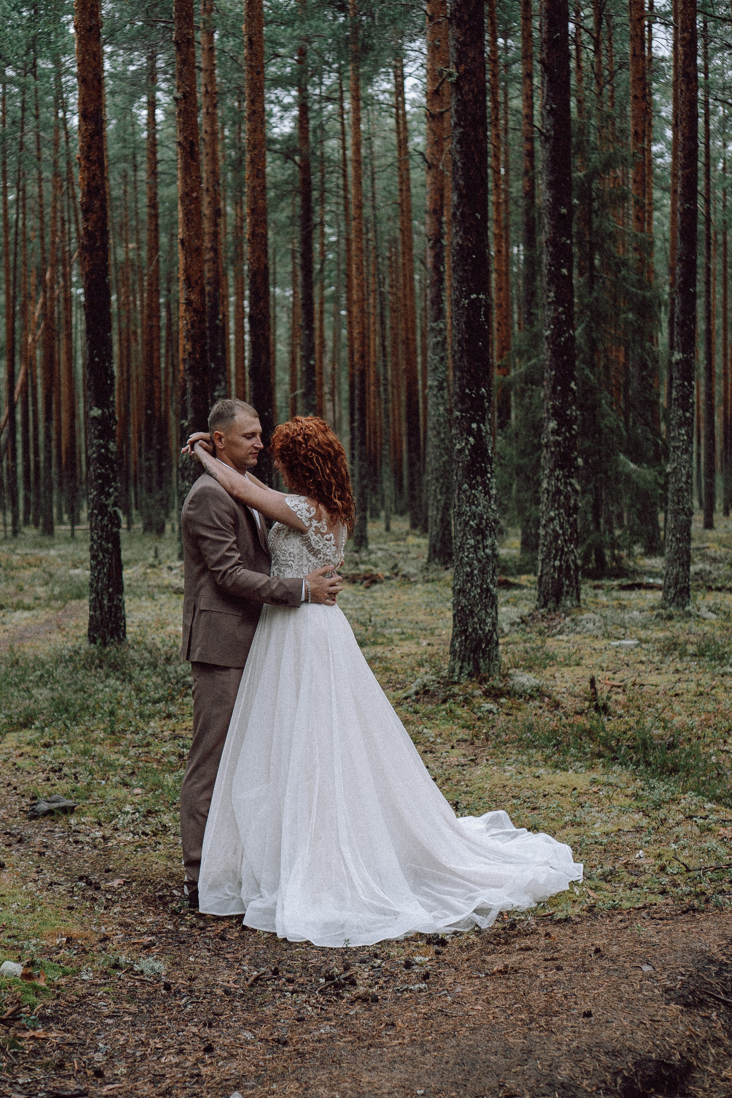 СВАДЕБНАЯ ФОТОСЕССИИЯ ПАРЫ В ГОРОДЕ ПРИОЗЕРСК В СОСНОВОМ ЛЕСУ И С ПИКАПОМ. Профессиональный фотограф, Санкт-Петербург — Виктория Богомолова