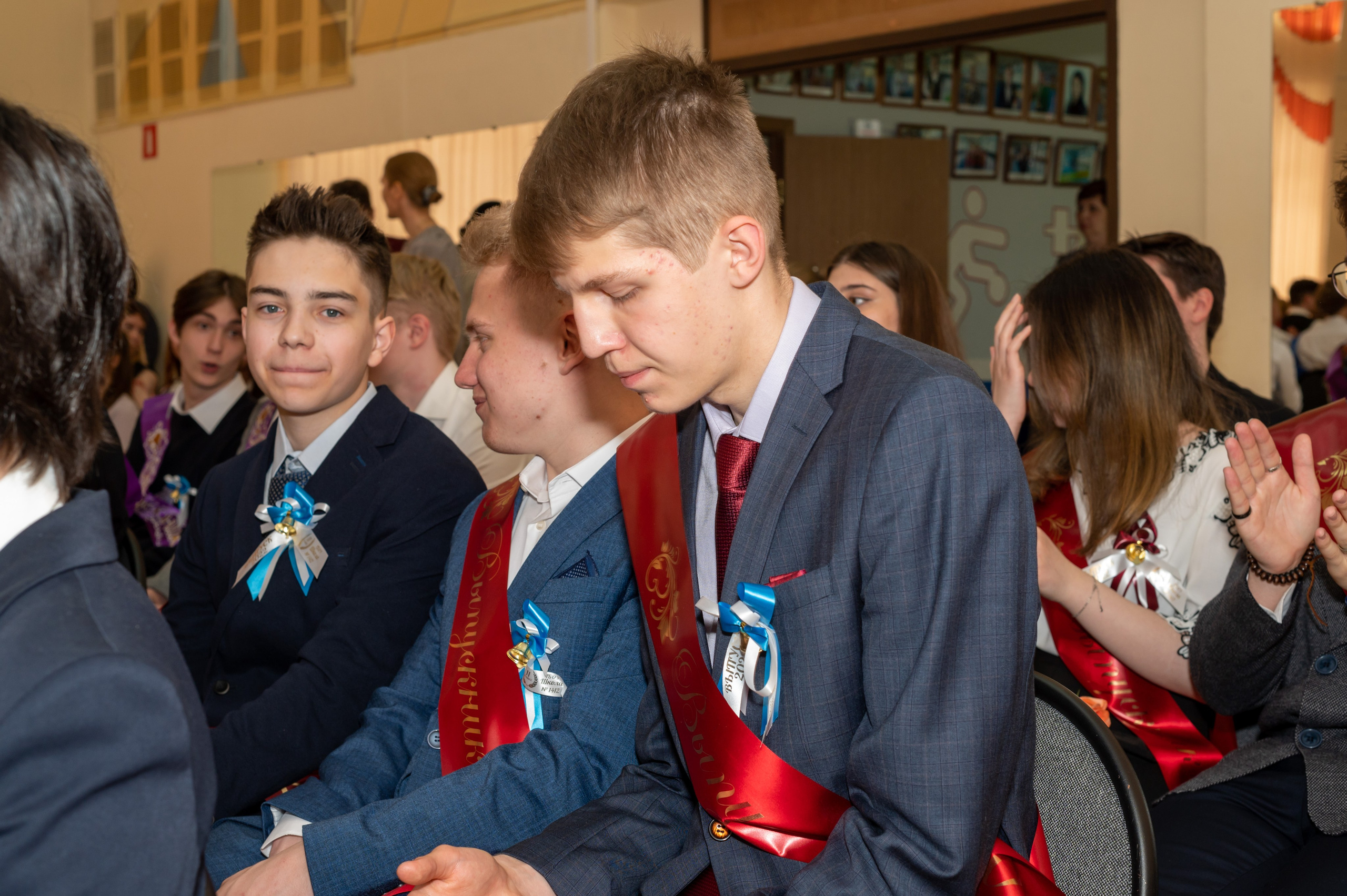 Последний звонок Школа 1412. Детский и семейный фотограф г. Москва Оксана Катаджи