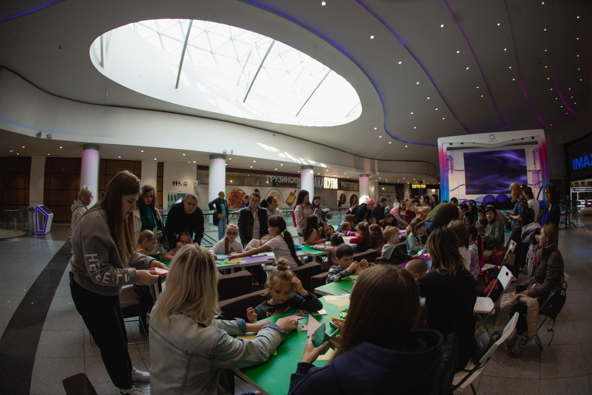 Сказка в ТЦ Океания. Репортажный и концертный фотограф в Москве Анастасия Осень