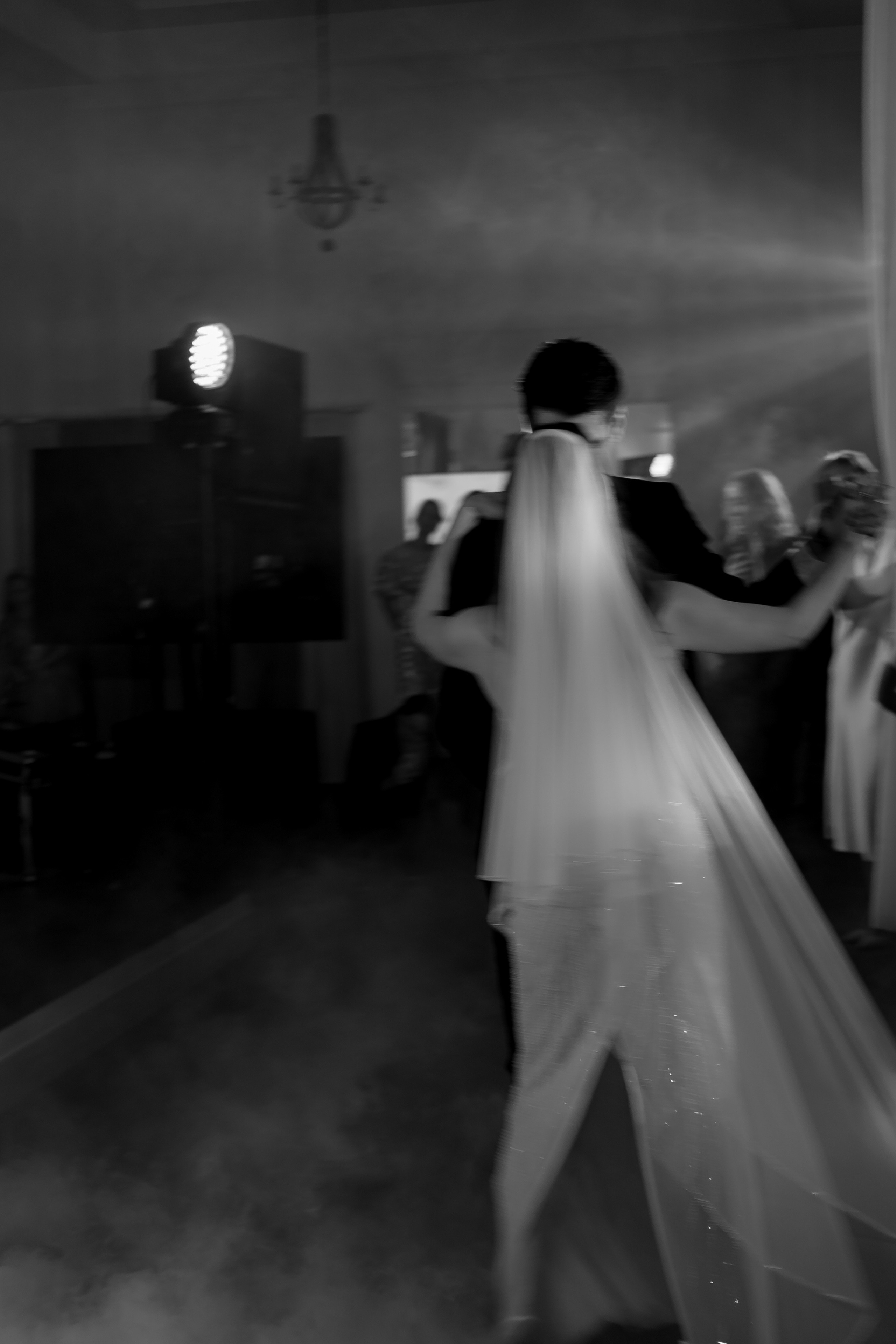 СВАДЕБНАЯ СЬЕМКА СБОРОВ В ОТЕЛЕ И ВЫЕЗД НА ЦЕРЕМОНИЮ (СНЯТО В СИБИРЕ В НИЖНЕВАРТОВСКЕ). Профессиональный фотограф, Санкт-Петербург — Виктория Богомолова