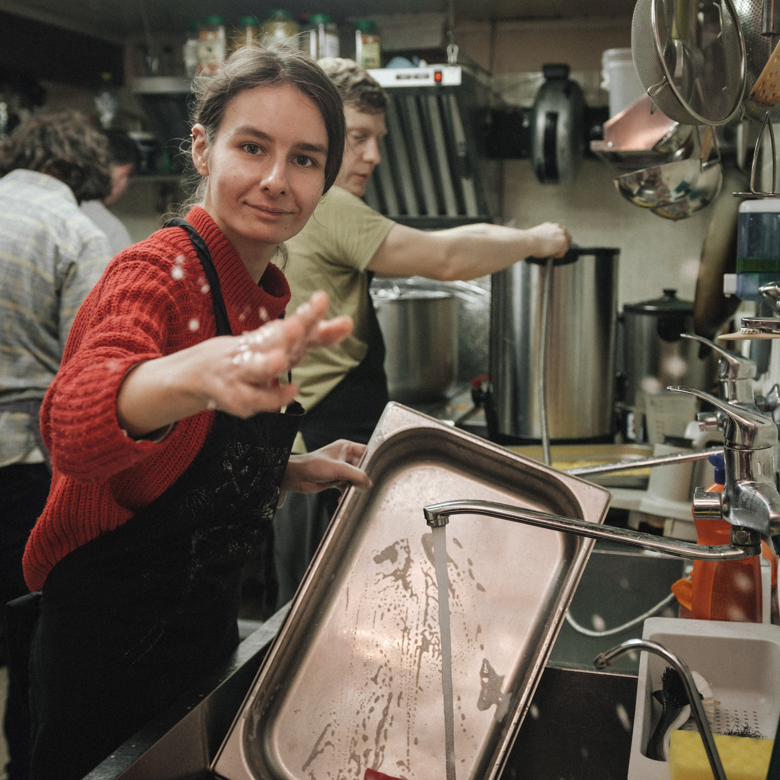 Снова готовка для кормления бездомных. Фотограф в Москве Максим Скоробогатов
