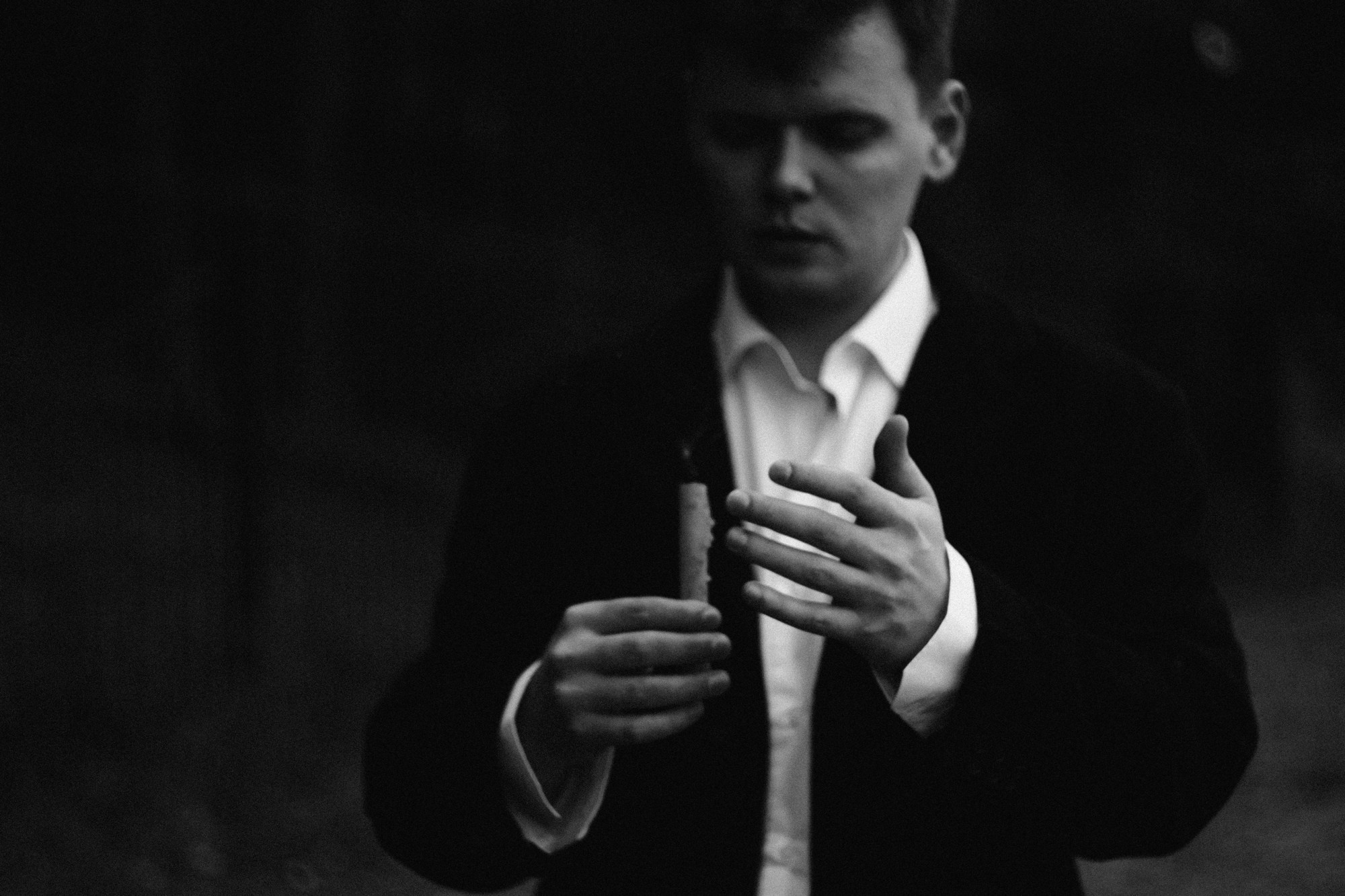 Мужская портретная фотосессия в Гагаринском парке Тюмени | Фотограф Дарья Мустафина. Портретный фотограф Тюмень Дарья Мустафина