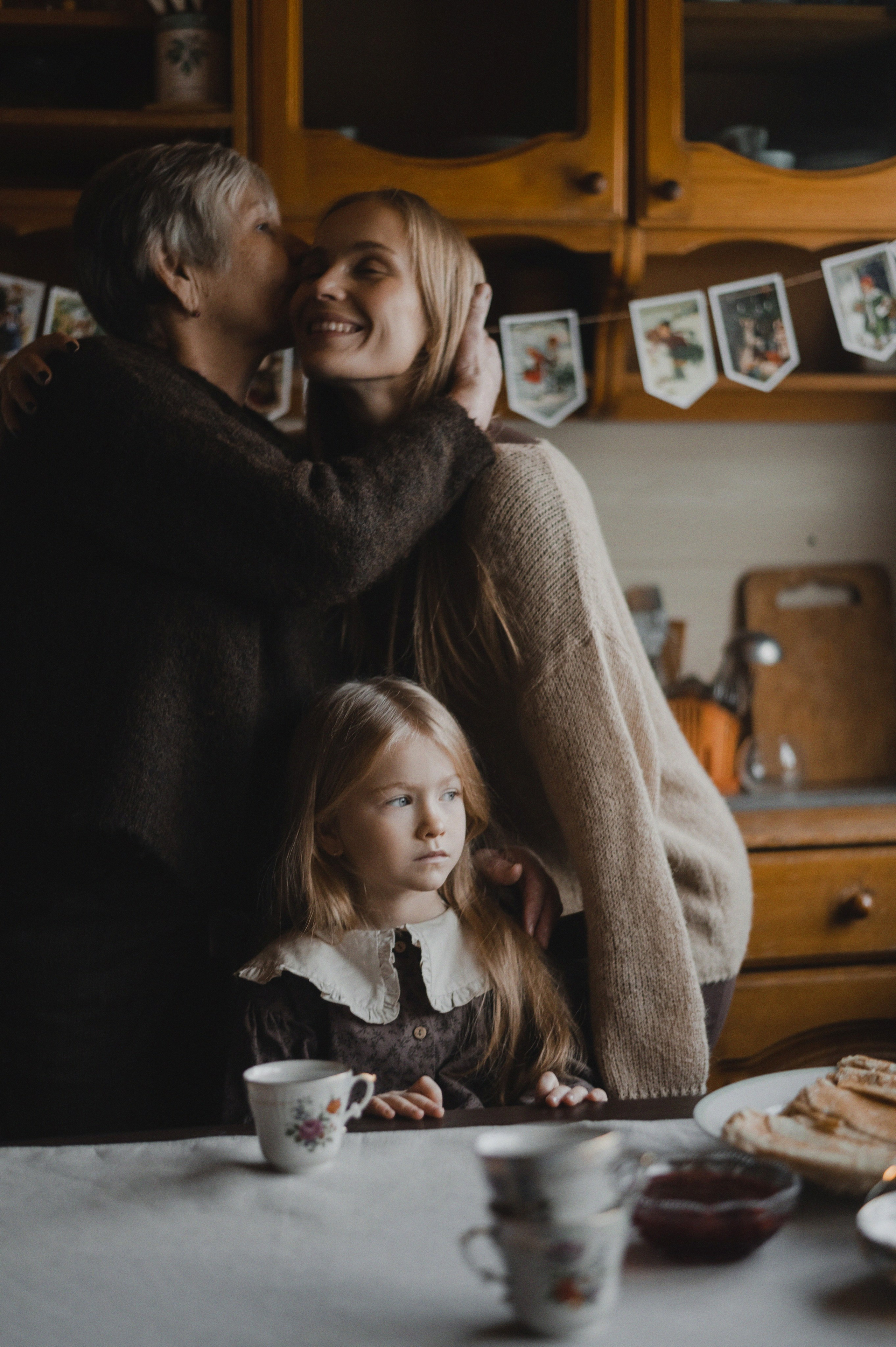 На блины к бабушке🤍. Свадебный и семейный фотограф Катя Шайни