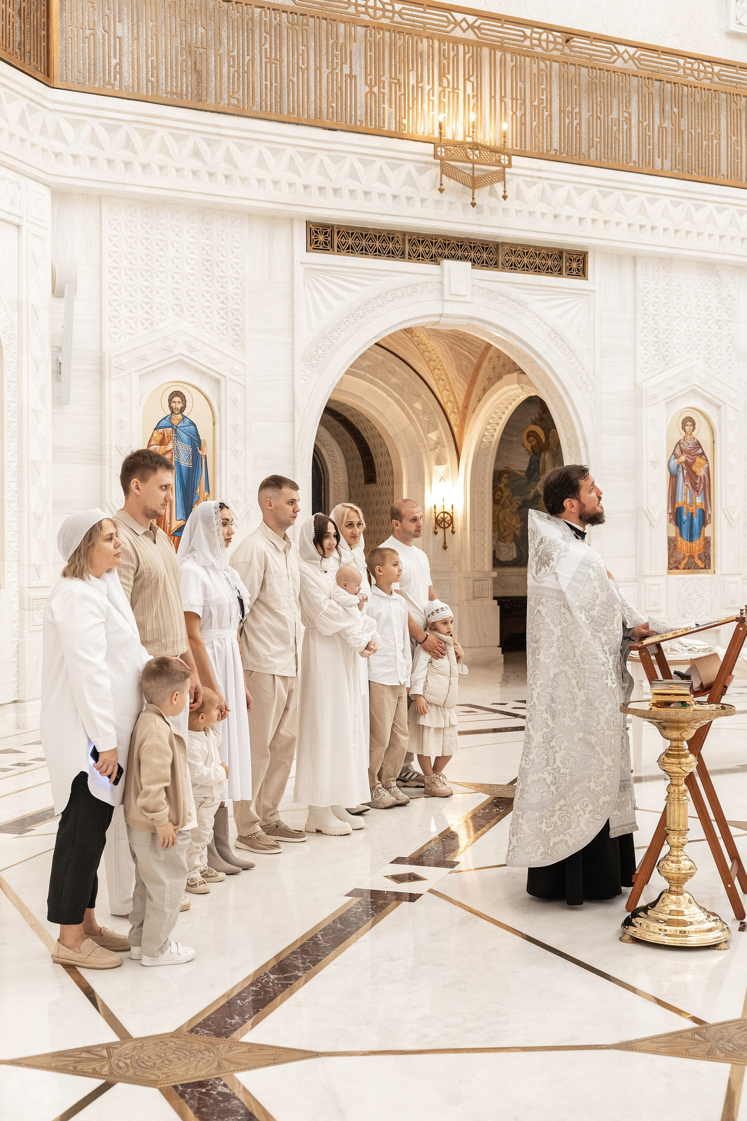 Крещение в храме святого равноапостольного князя Владимира. Фотограф Крещение, Выписка москва