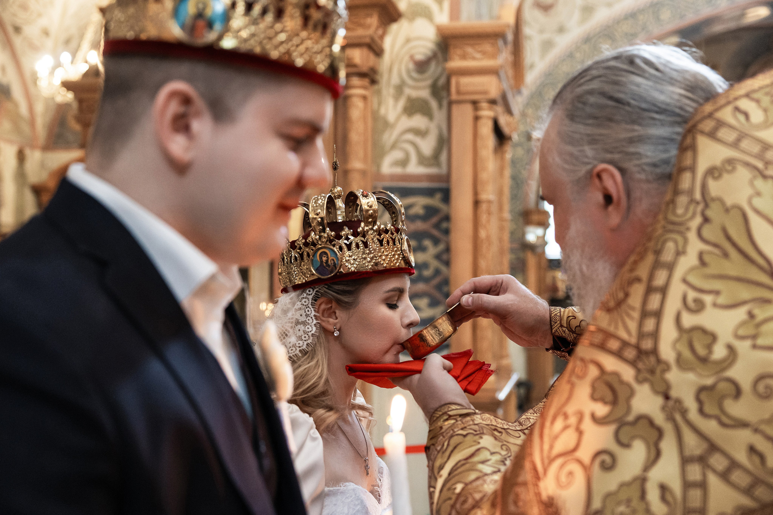 Венчание в Храме святых Новомучеников и Исповедников Российских. Фотограф Крещение, Выписка москва