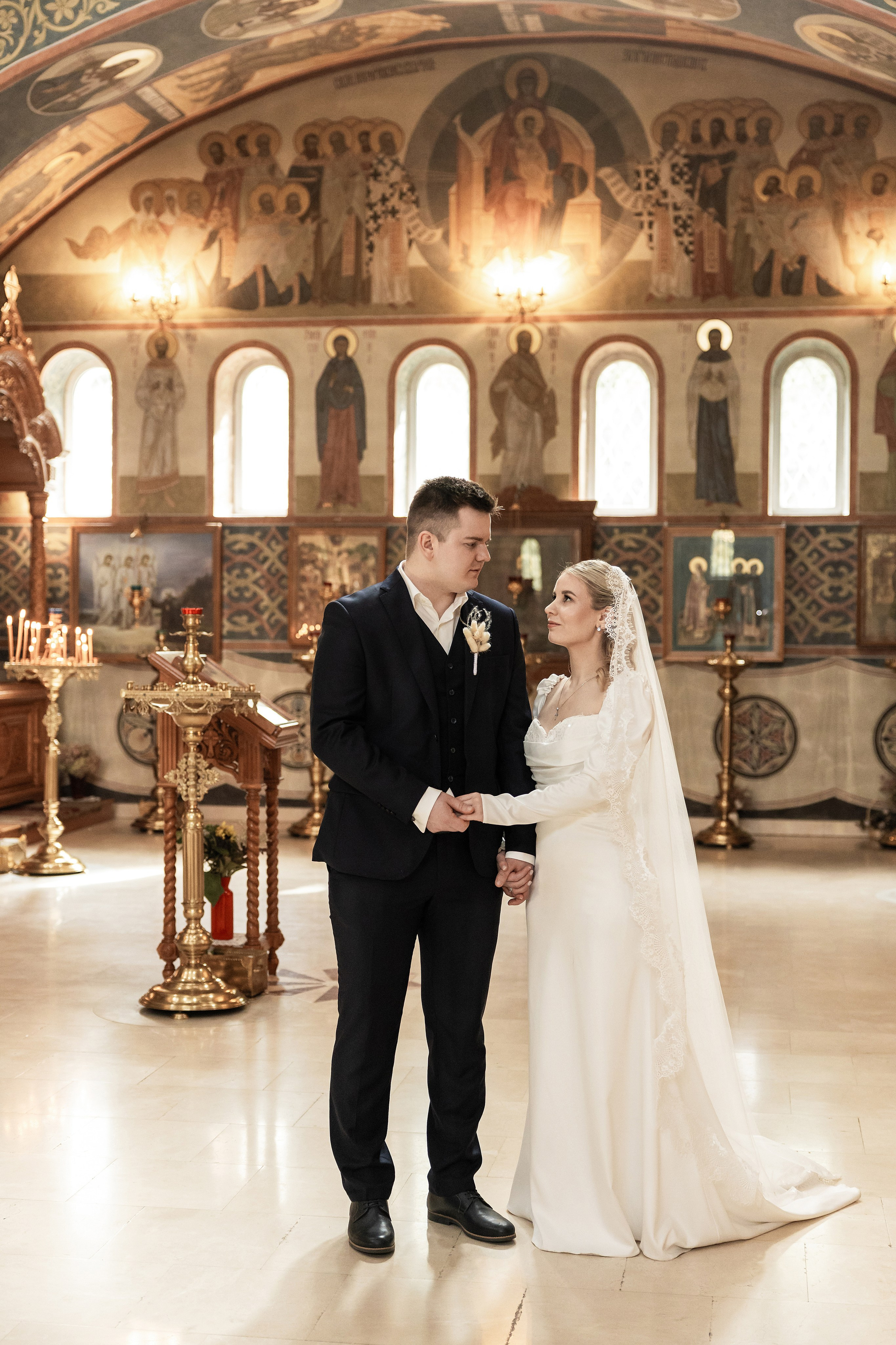Венчание в Храме святых Новомучеников и Исповедников Российских. Фотограф Крещение, Выписка москва