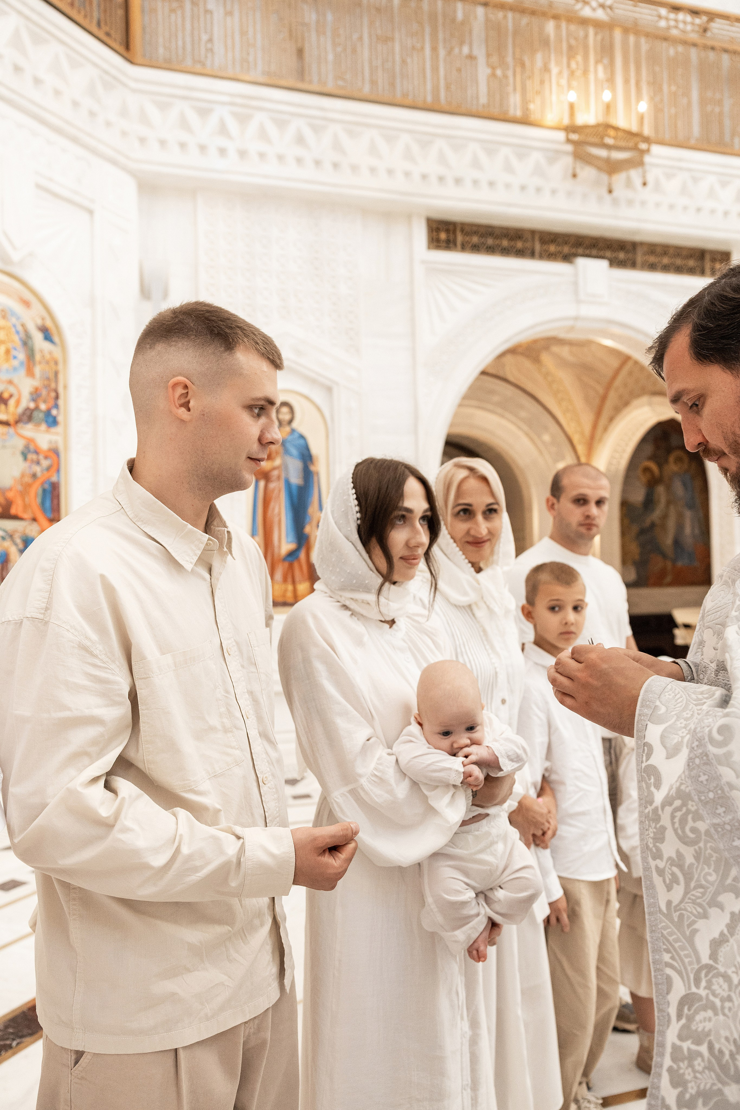 Крещение в храме святого равноапостольного князя Владимира. Фотограф Крещение, Выписка москва