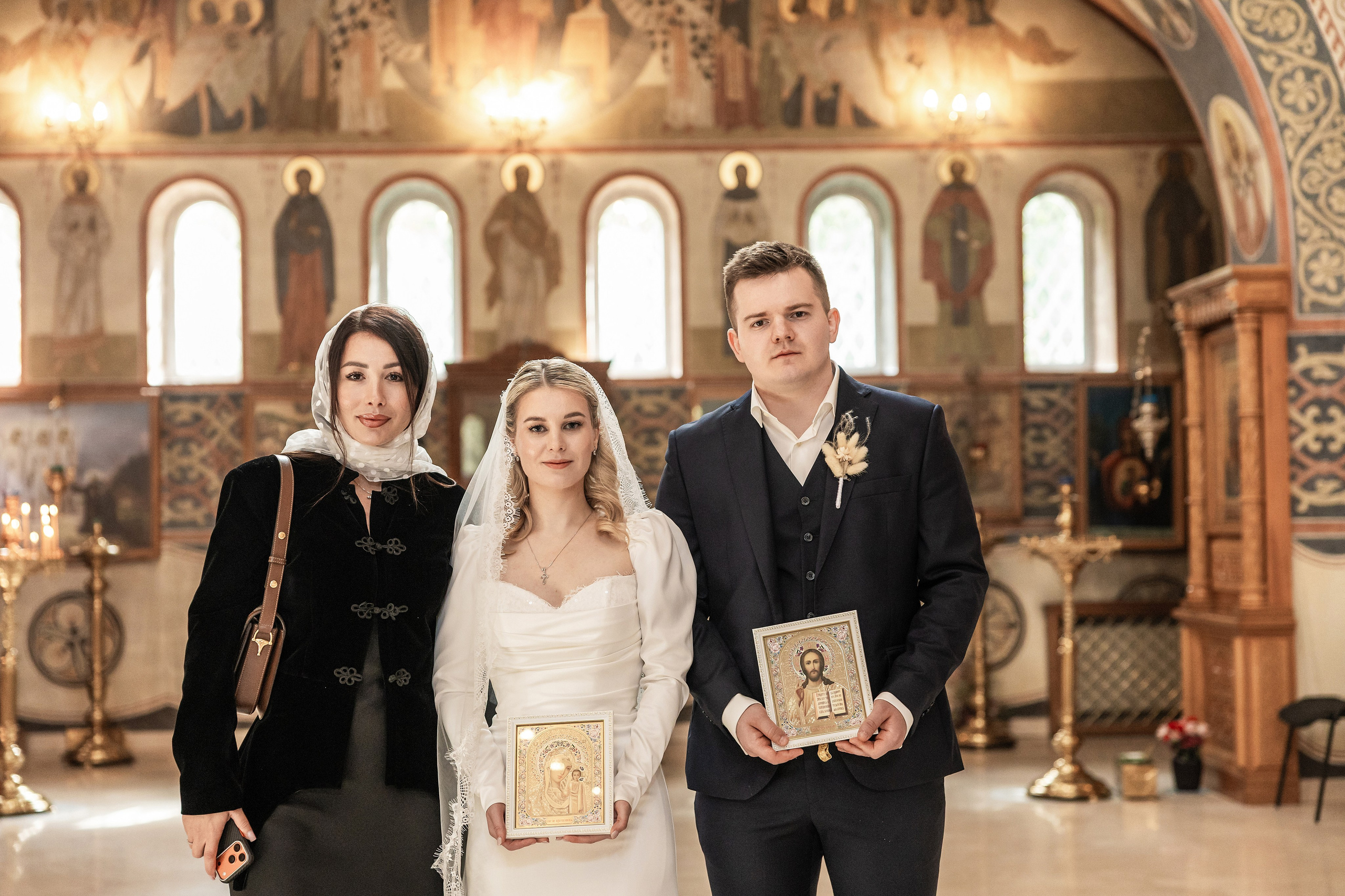 Венчание в Храме святых Новомучеников и Исповедников Российских. Фотограф Крещение, Выписка москва