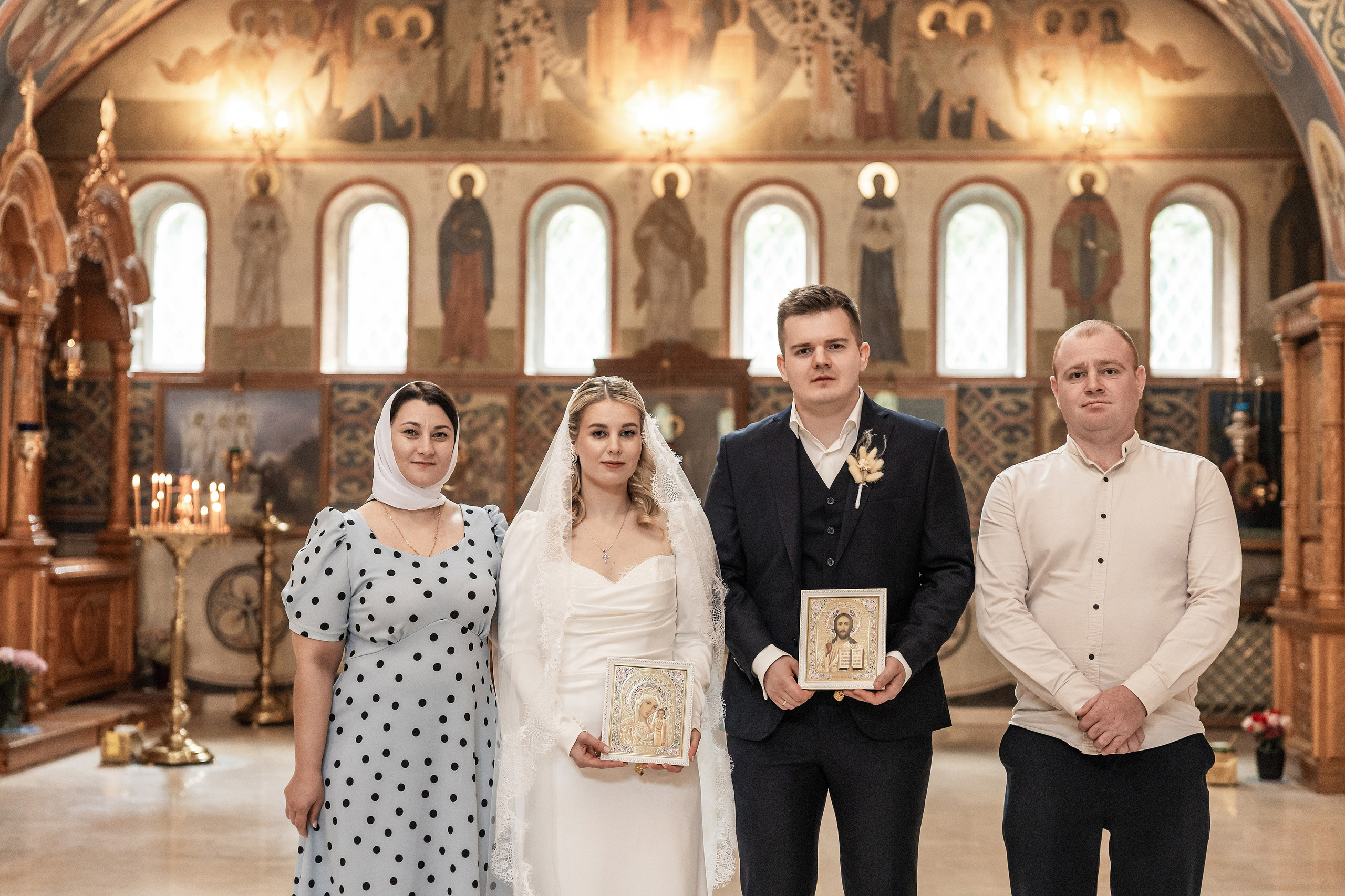 Венчание в Храме святых Новомучеников и Исповедников Российских. Фотограф Крещение, Выписка москва