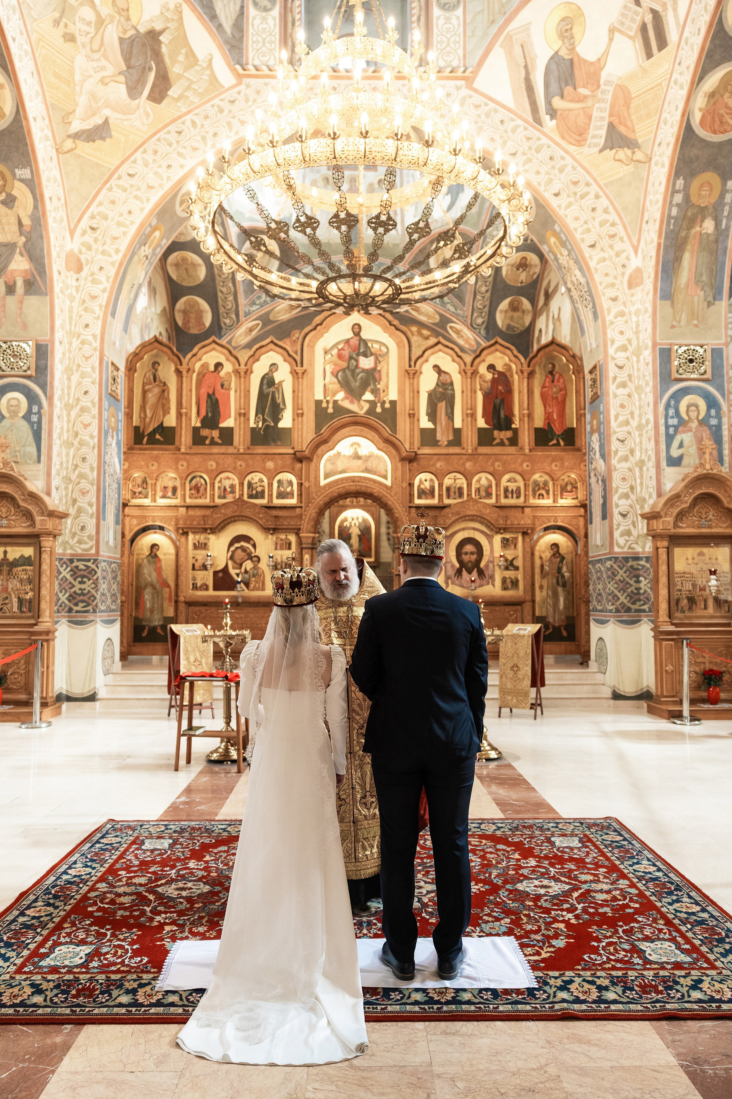 Венчание в Храме святых Новомучеников и Исповедников Российских. Фотограф Крещение, Выписка москва