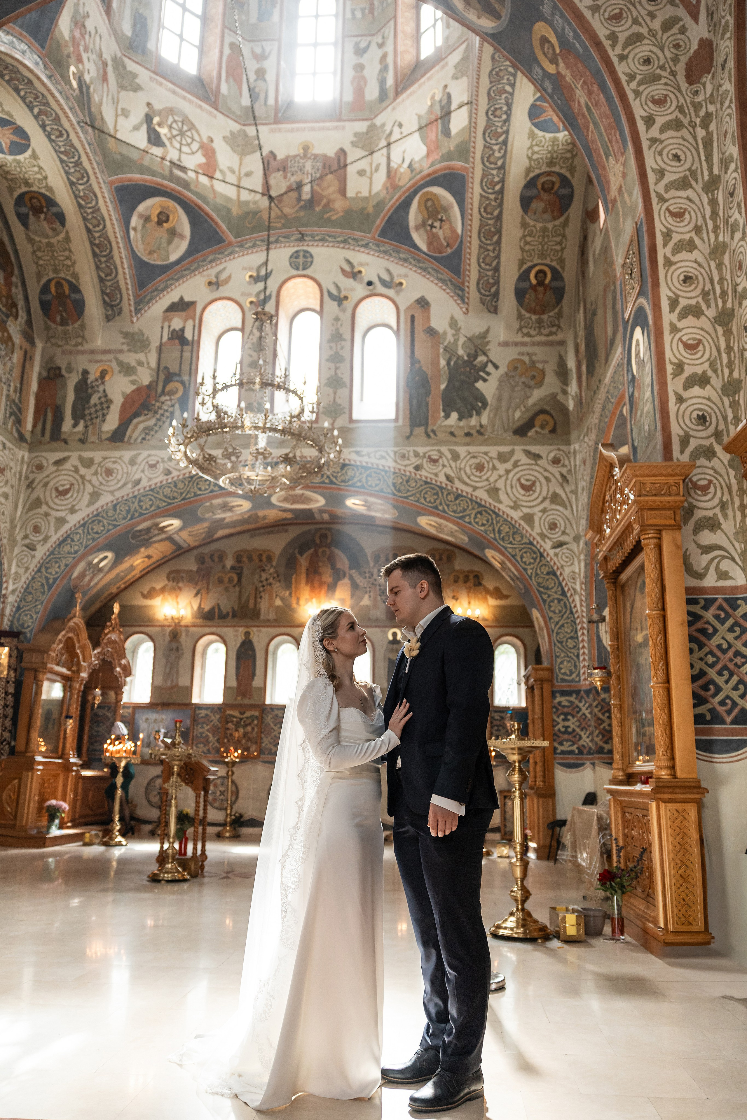 Венчание в Храме святых Новомучеников и Исповедников Российских. Фотограф Крещение, Выписка москва