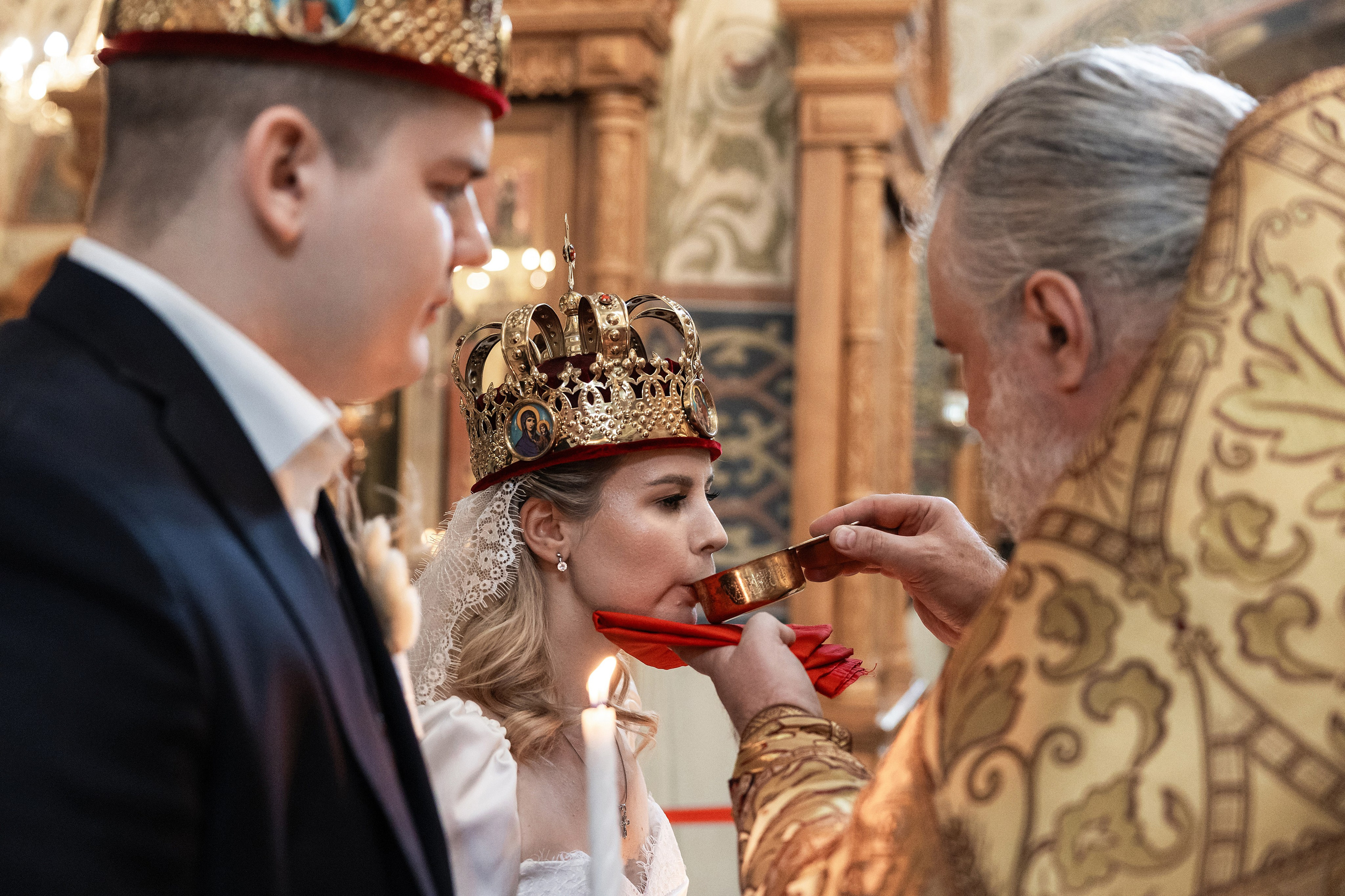 Венчание в Храме святых Новомучеников и Исповедников Российских. Фотограф Крещение, Выписка москва