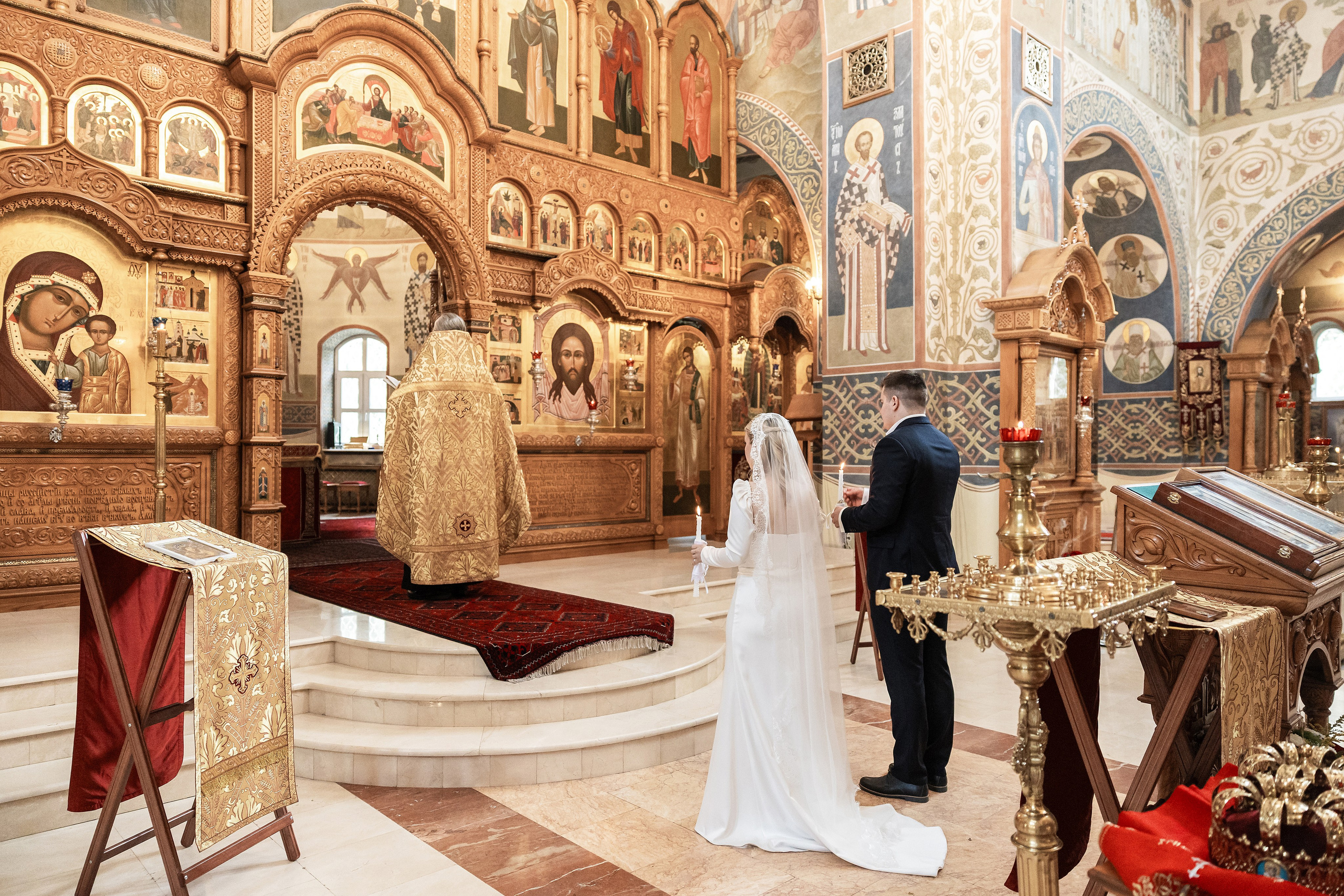 Венчание в Храме святых Новомучеников и Исповедников Российских. Фотограф Крещение, Выписка москва