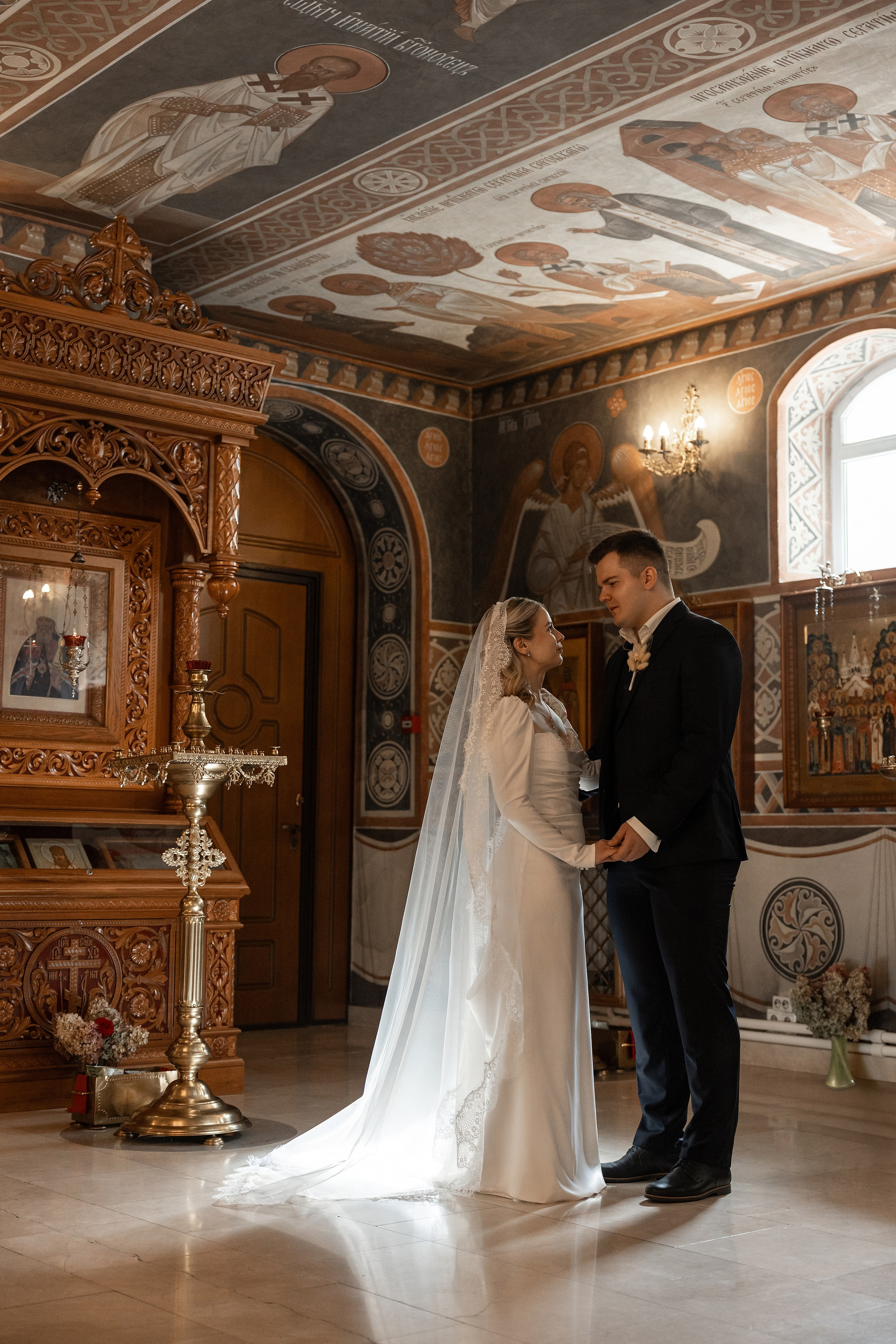 Венчание в Храме святых Новомучеников и Исповедников Российских. Фотограф Крещение, Выписка москва