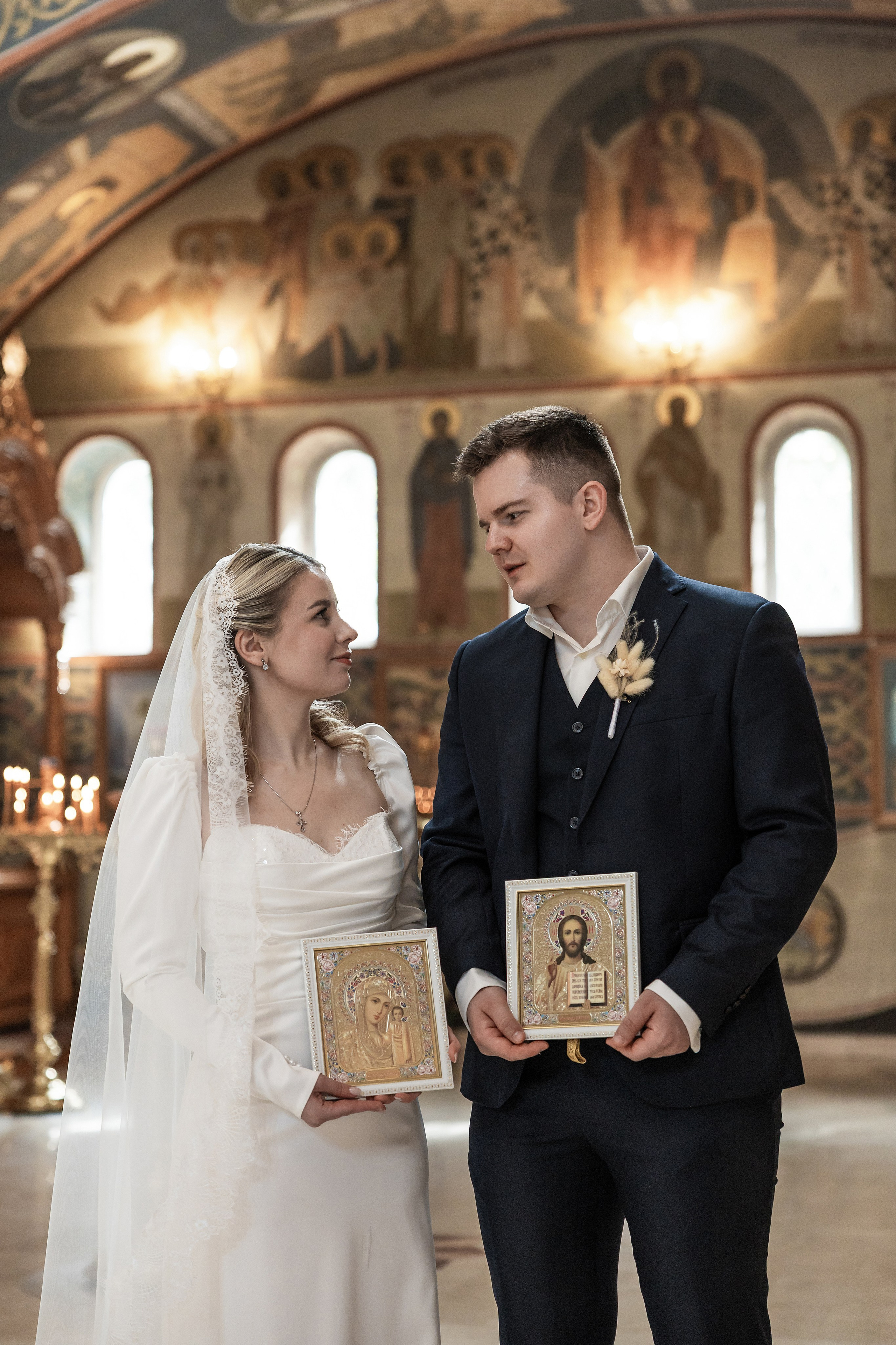 Венчание в Храме святых Новомучеников и Исповедников Российских. Фотограф Крещение, Выписка москва