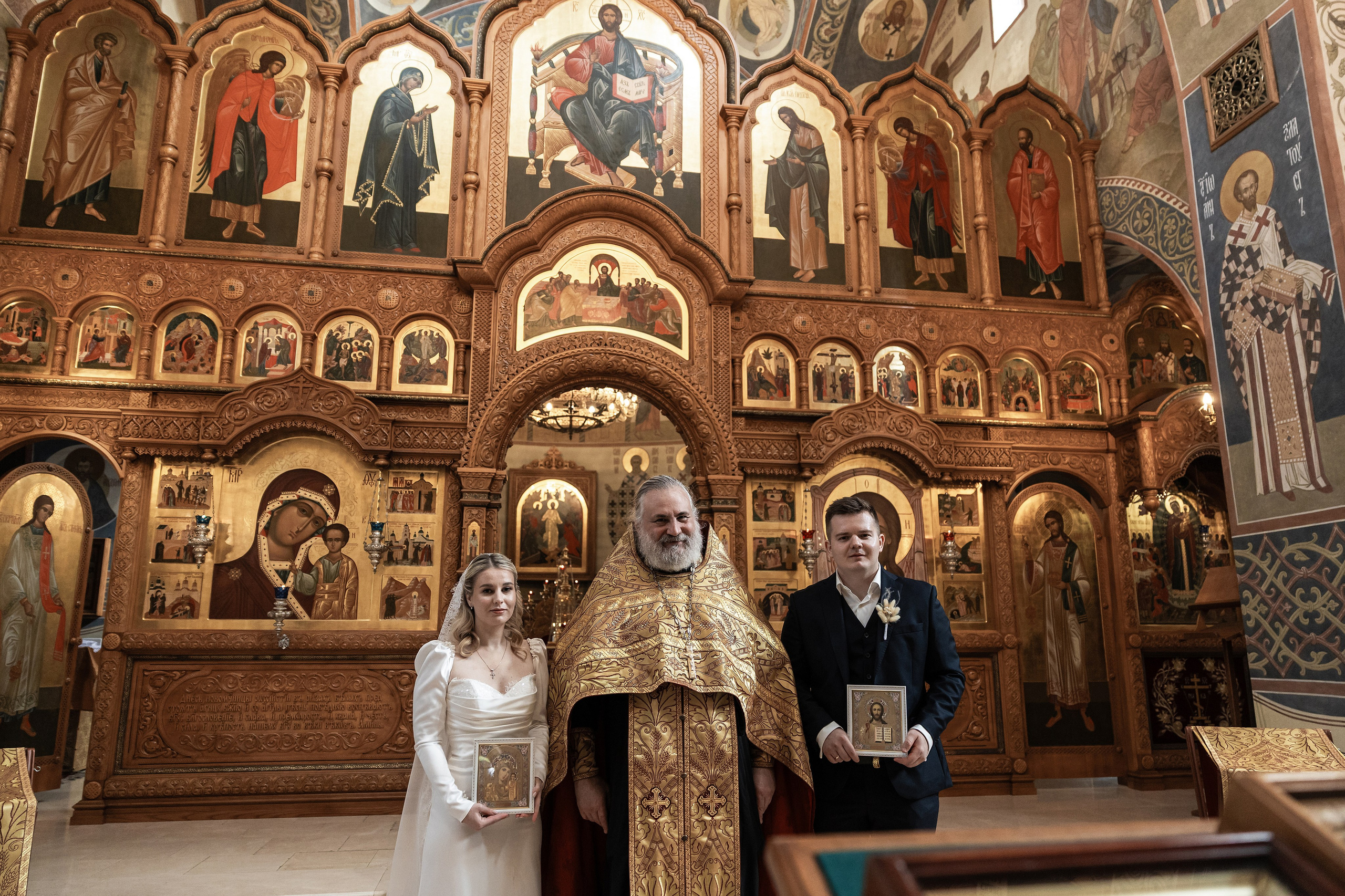 Венчание в Храме святых Новомучеников и Исповедников Российских. Фотограф Крещение, Выписка москва