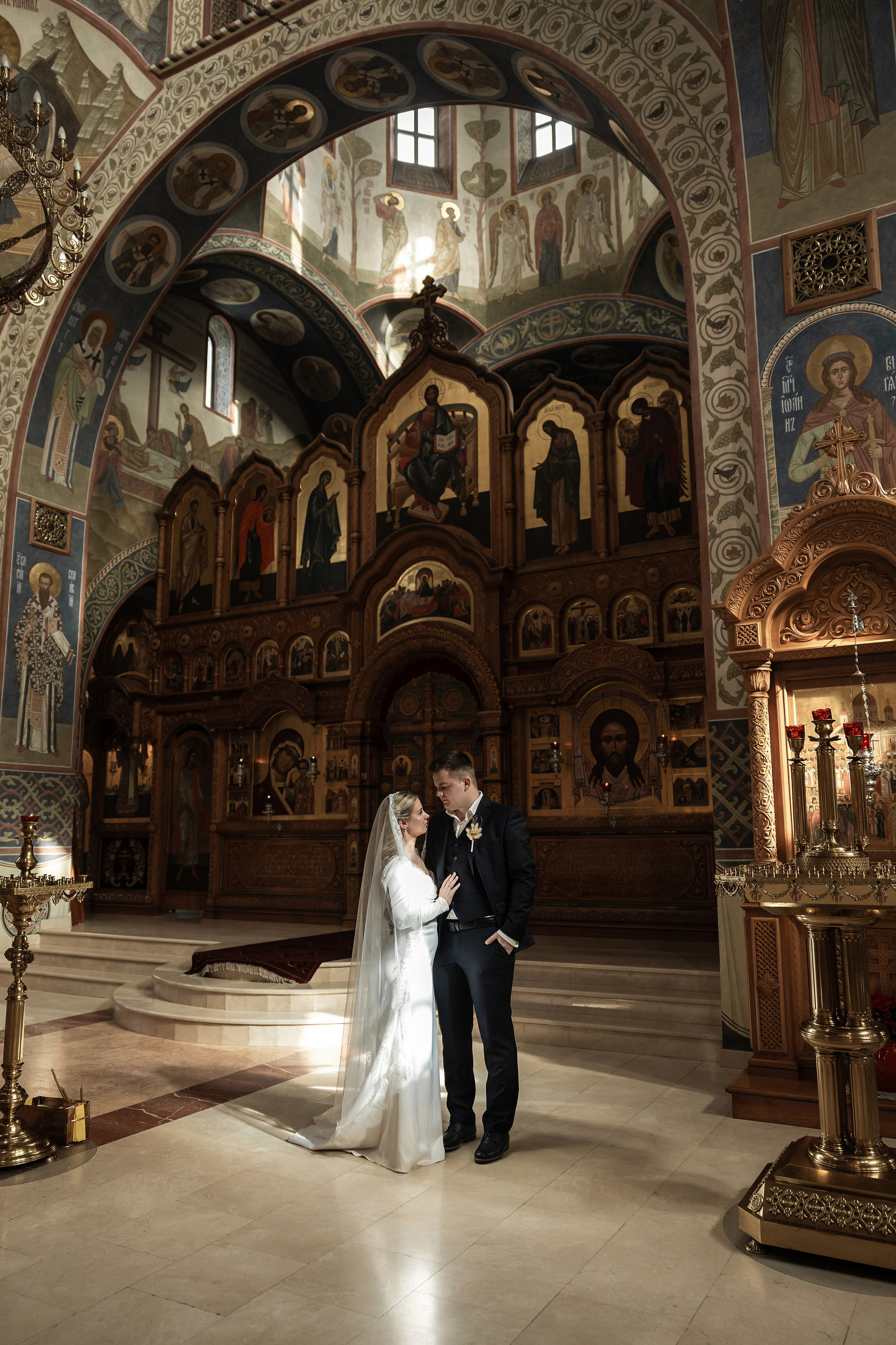 Венчание в Храме святых Новомучеников и Исповедников Российских. Фотограф Крещение, Выписка москва