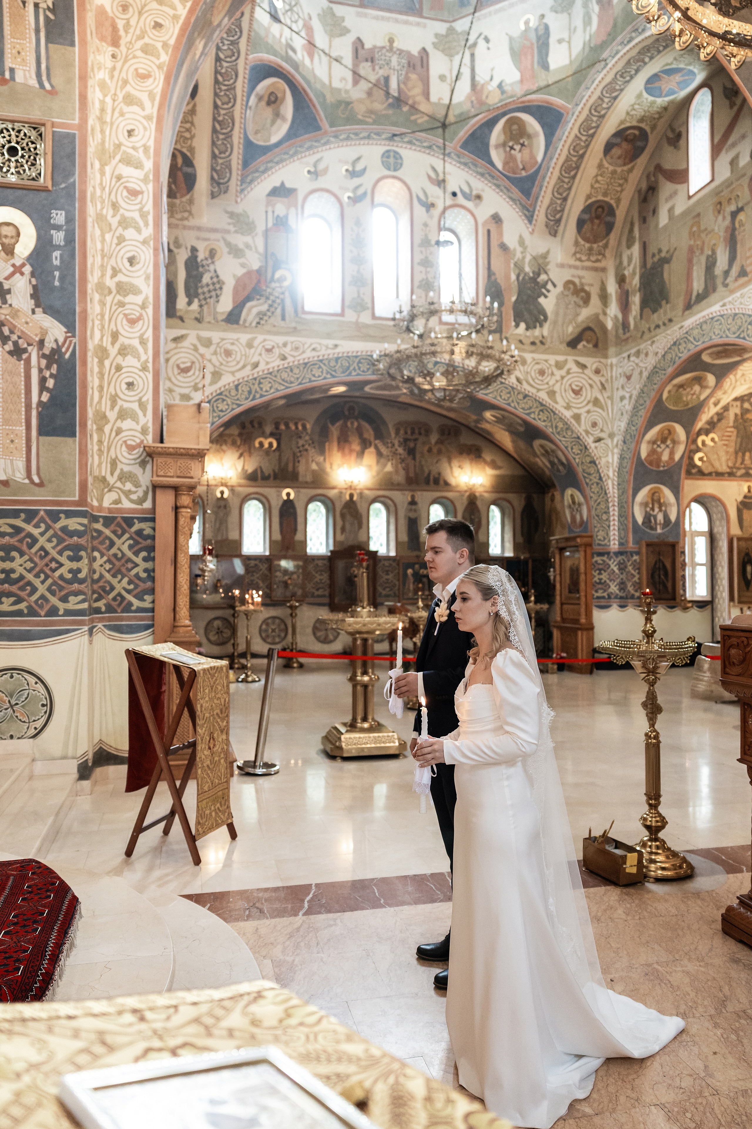 Венчание в Храме святых Новомучеников и Исповедников Российских. Фотограф Крещение, Выписка москва