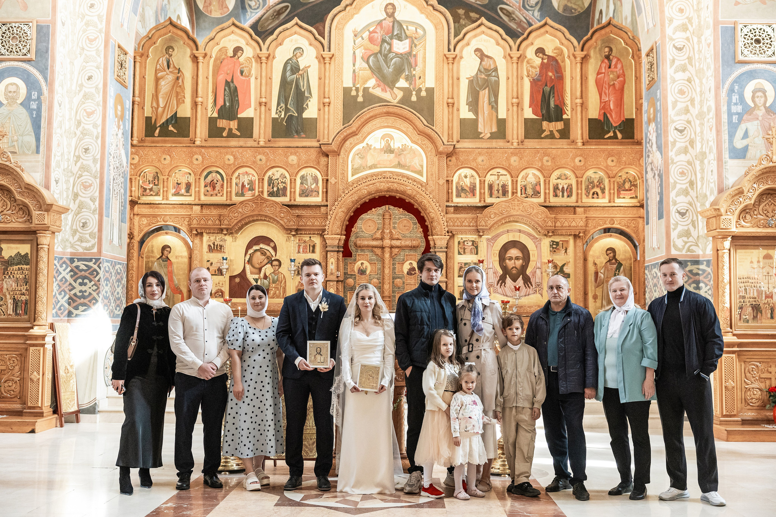 Венчание в Храме святых Новомучеников и Исповедников Российских. Фотограф Крещение, Выписка москва