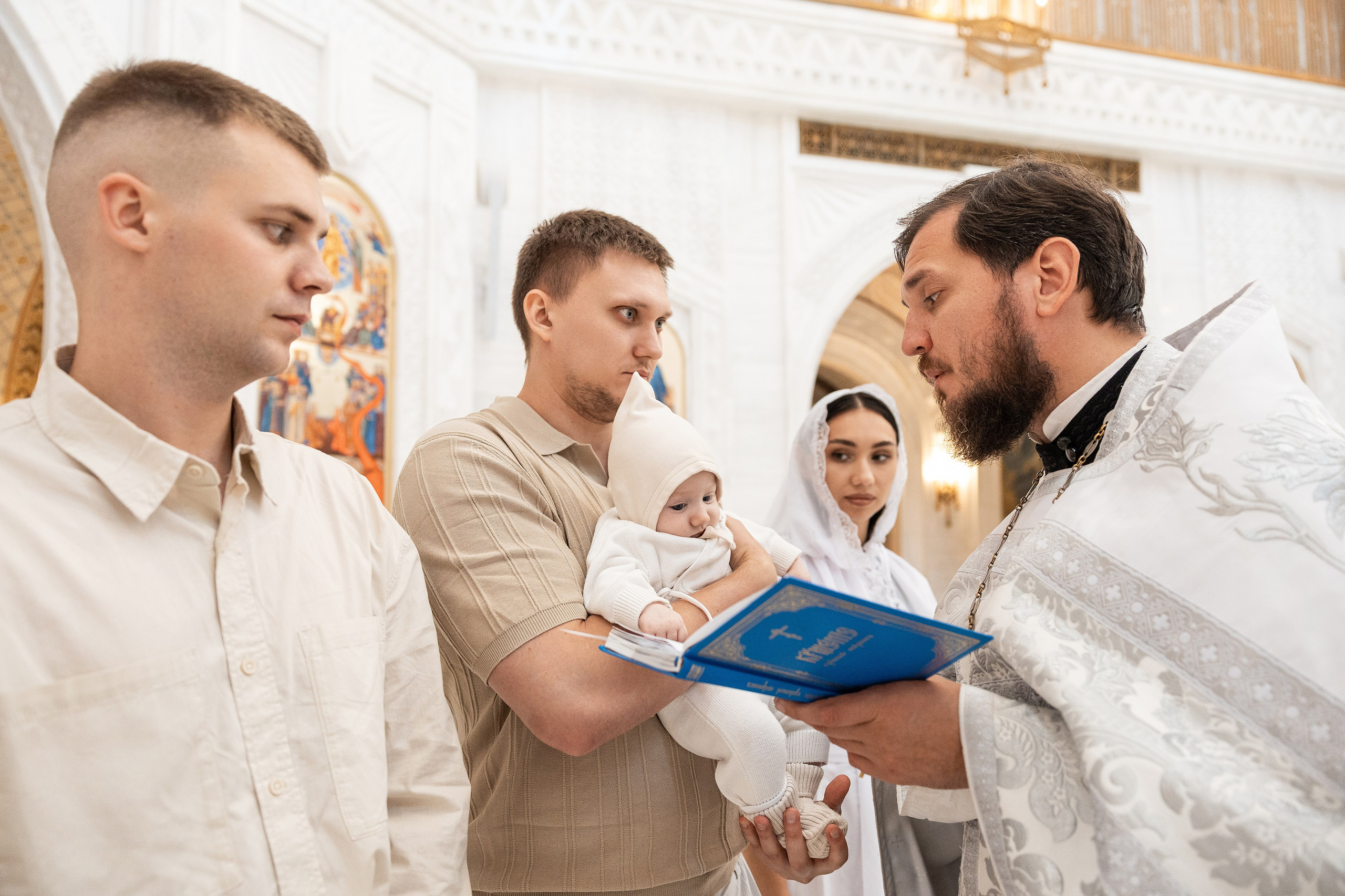 Крещение в храме святого равноапостольного князя Владимира. Фотограф Крещение, Выписка москва