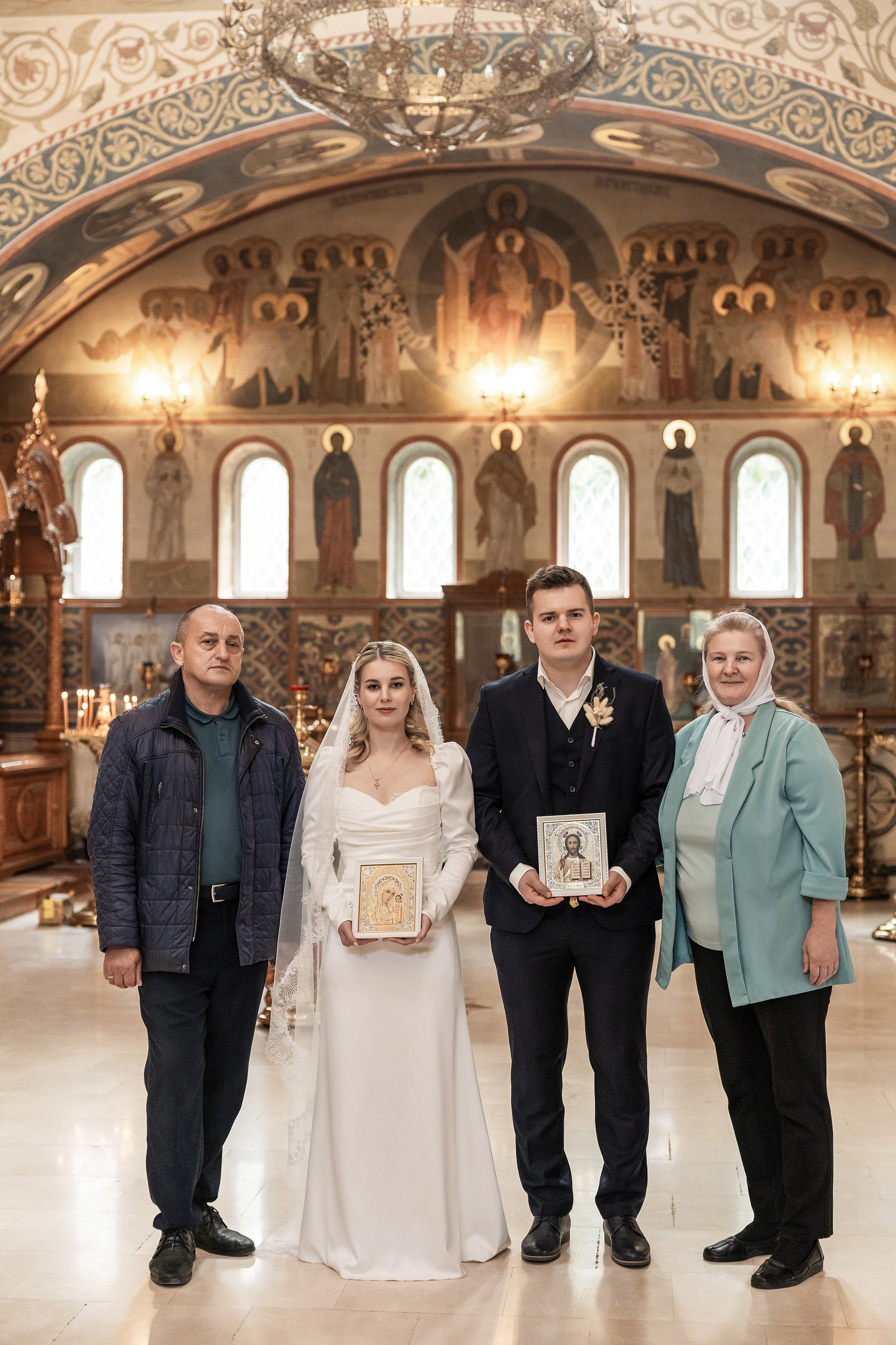 Венчание в Храме святых Новомучеников и Исповедников Российских. Фотограф Крещение, Выписка москва