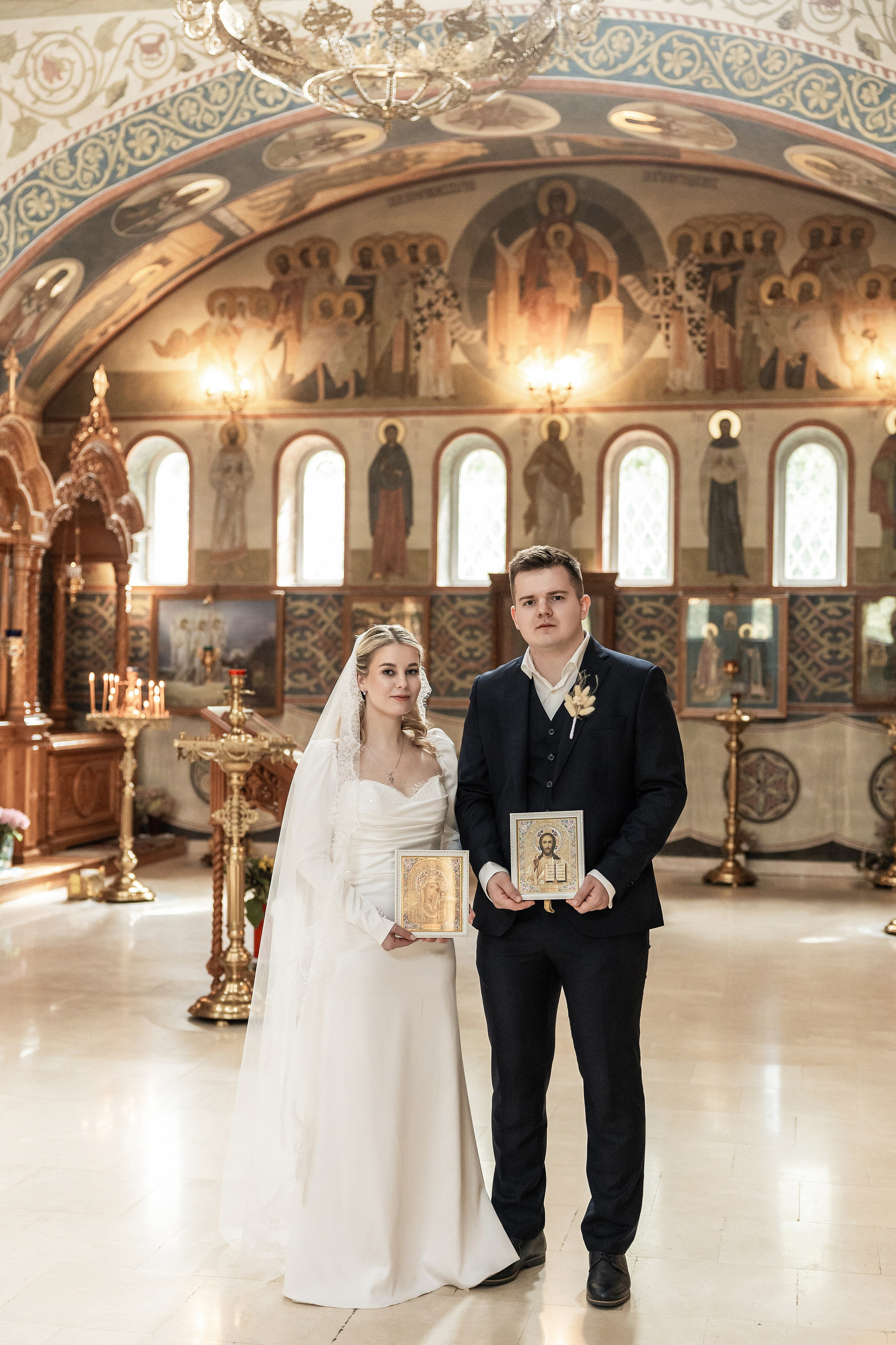Венчание в Храме святых Новомучеников и Исповедников Российских. Фотограф Крещение, Выписка москва