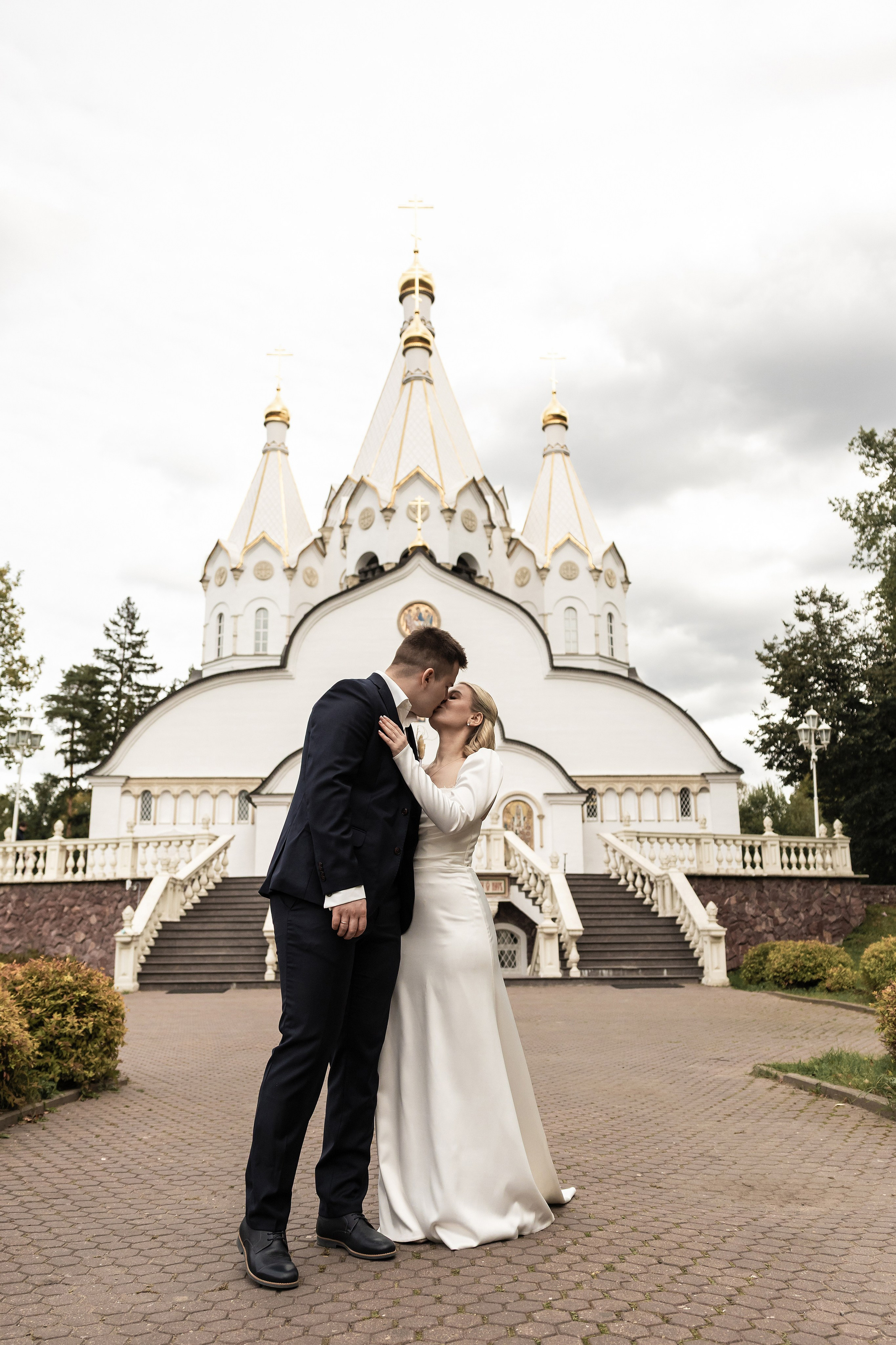 Венчание в Храме святых Новомучеников и Исповедников Российских. Фотограф Крещение, Выписка москва