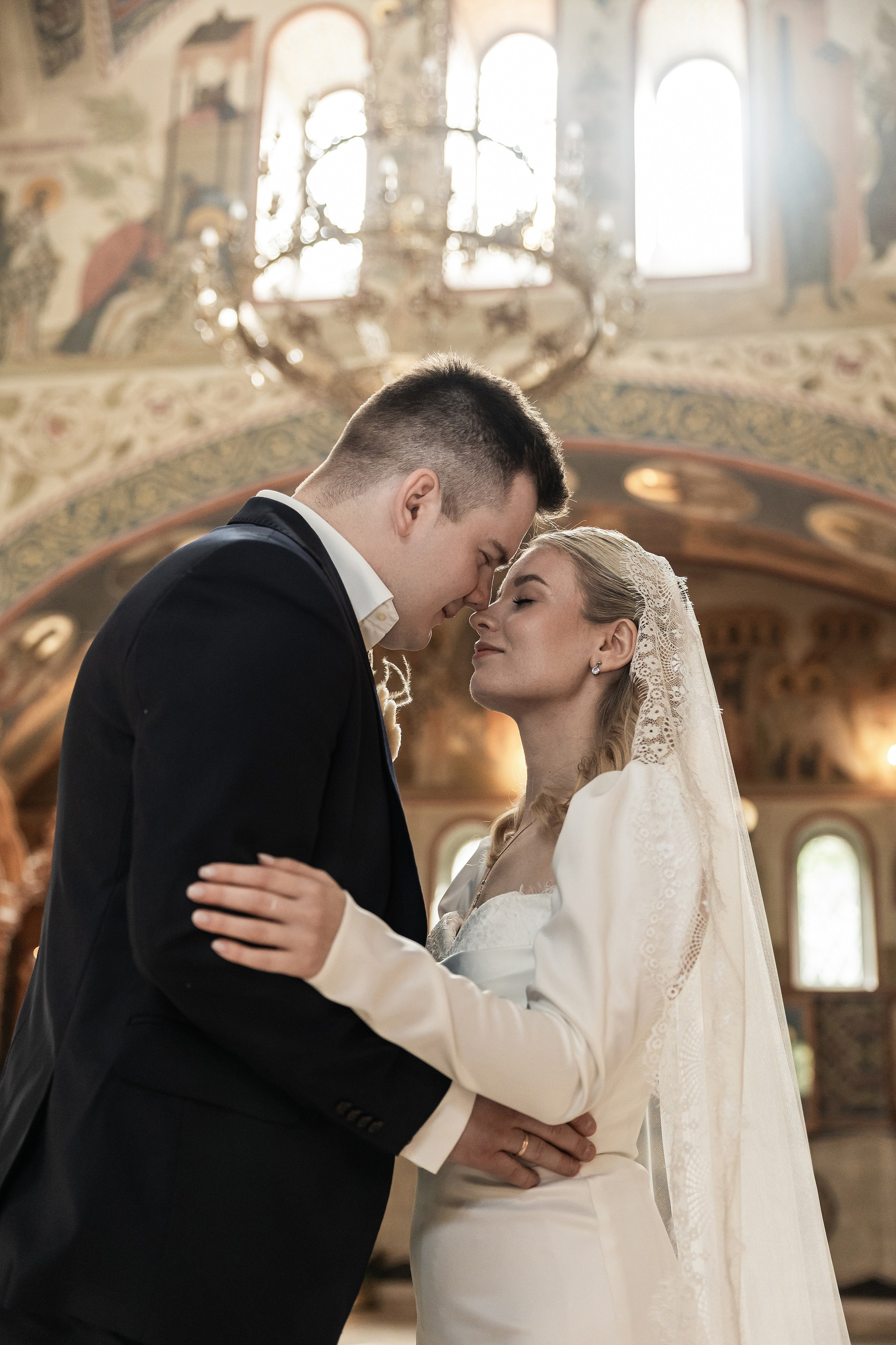 Венчание в Храме святых Новомучеников и Исповедников Российских. Фотограф Крещение, Выписка москва