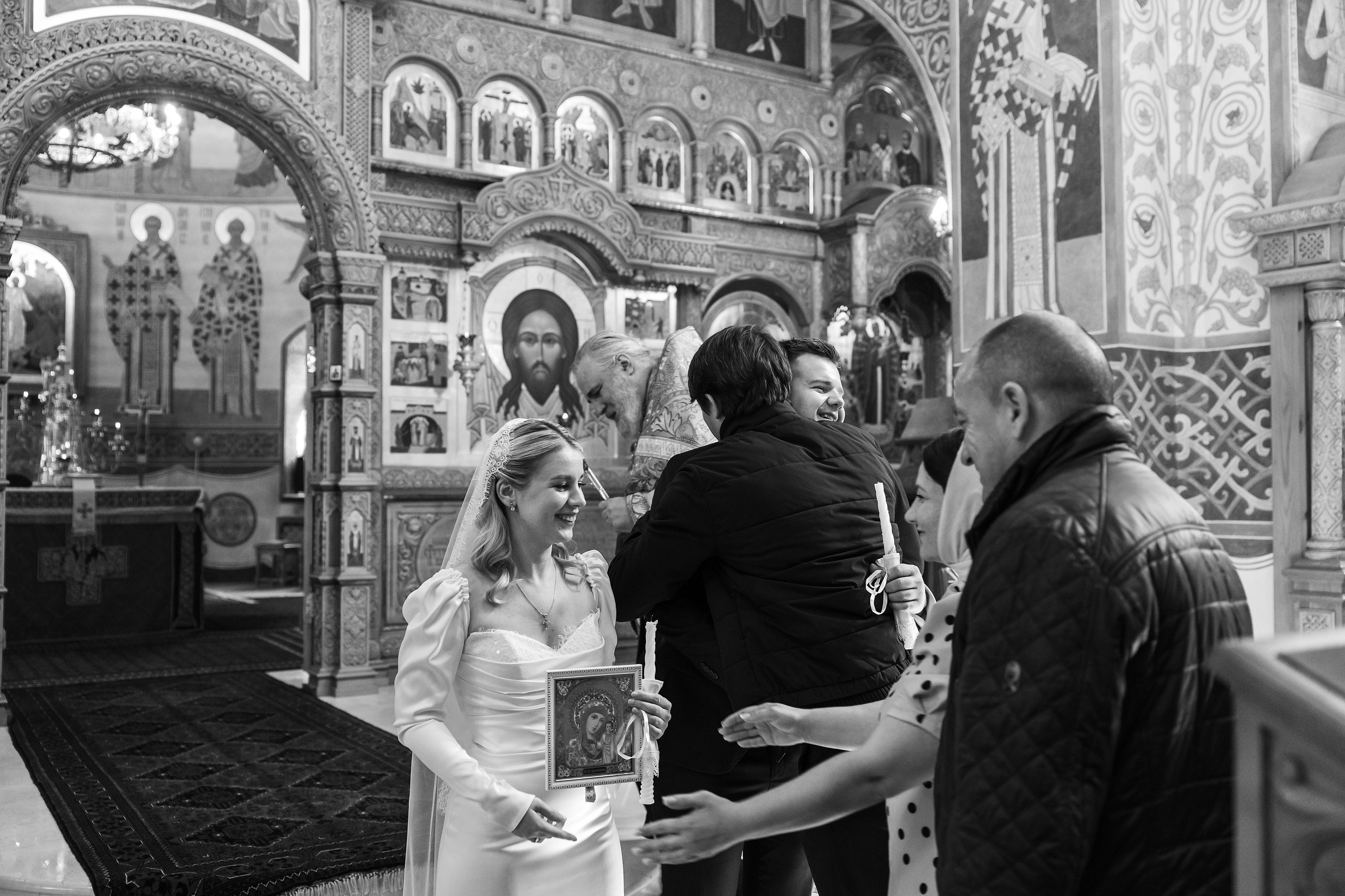 Венчание в Храме святых Новомучеников и Исповедников Российских. Фотограф Крещение, Выписка москва
