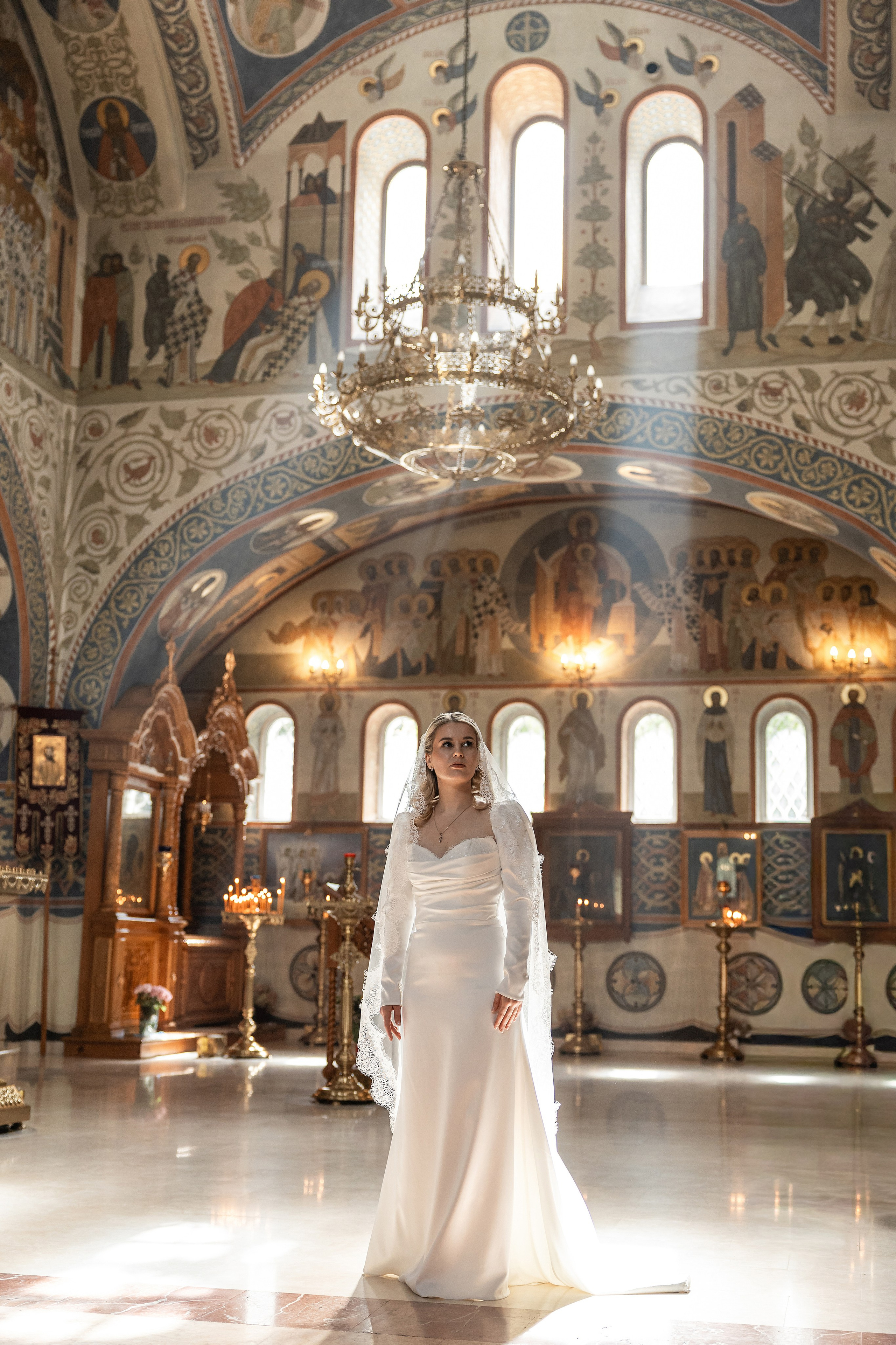 Венчание в Храме святых Новомучеников и Исповедников Российских. Фотограф Крещение, Выписка москва