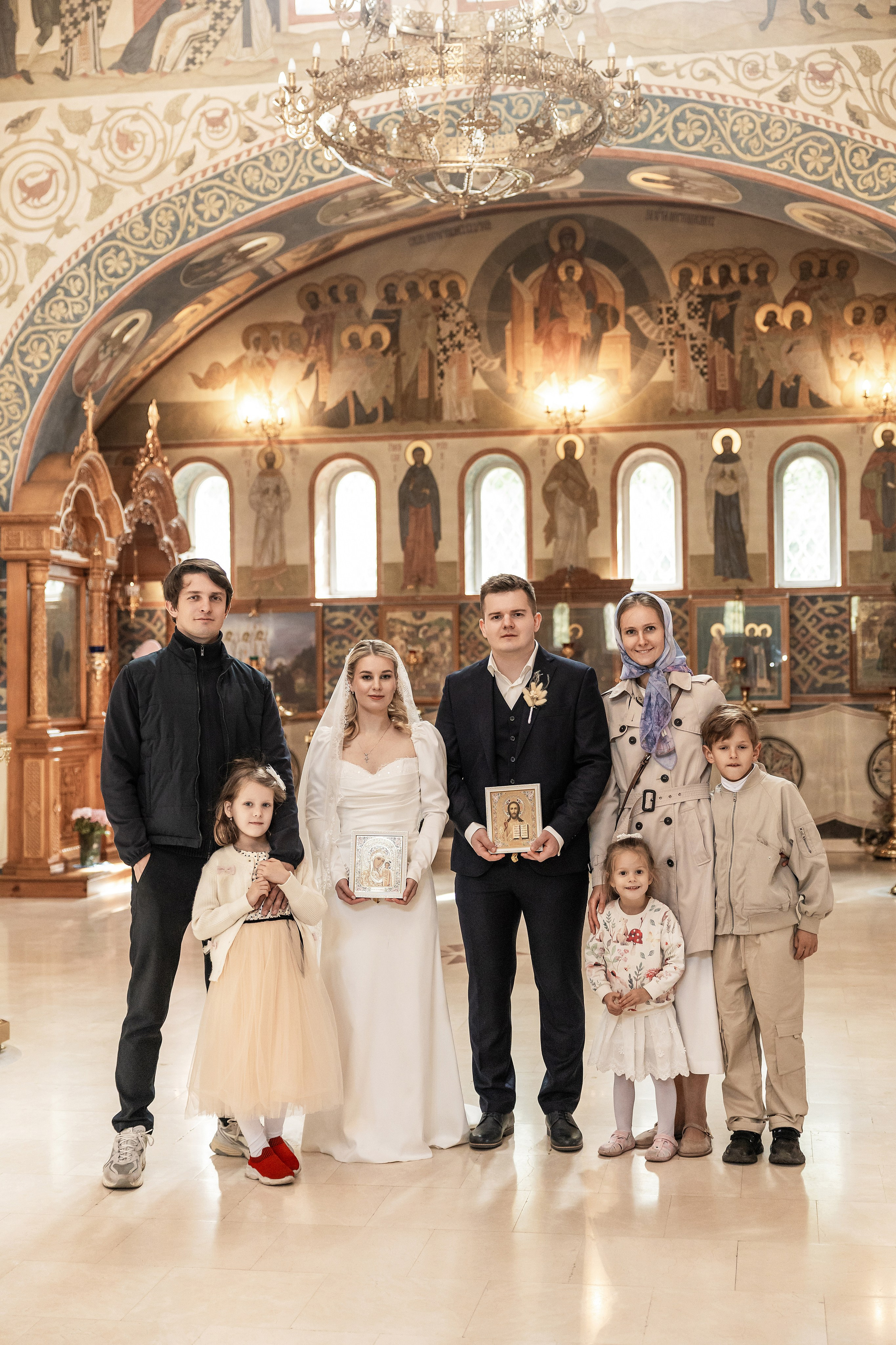 Венчание в Храме святых Новомучеников и Исповедников Российских. Фотограф Крещение, Выписка москва