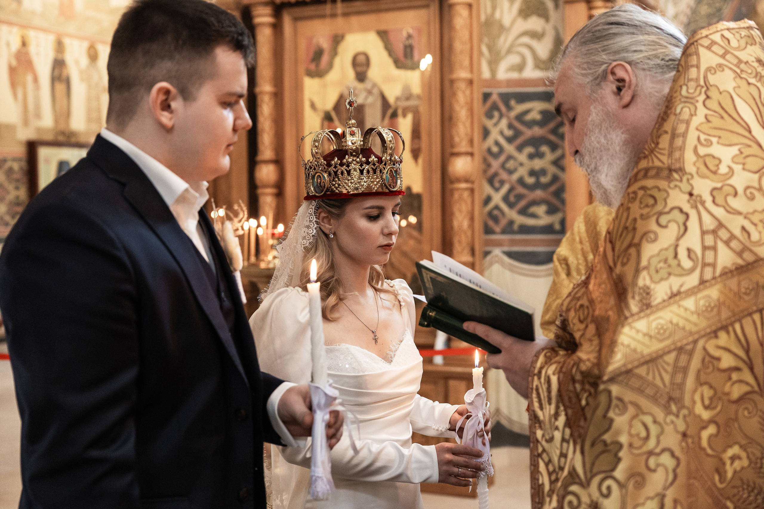Венчание в Храме святых Новомучеников и Исповедников Российских. Фотограф Крещение, Выписка москва