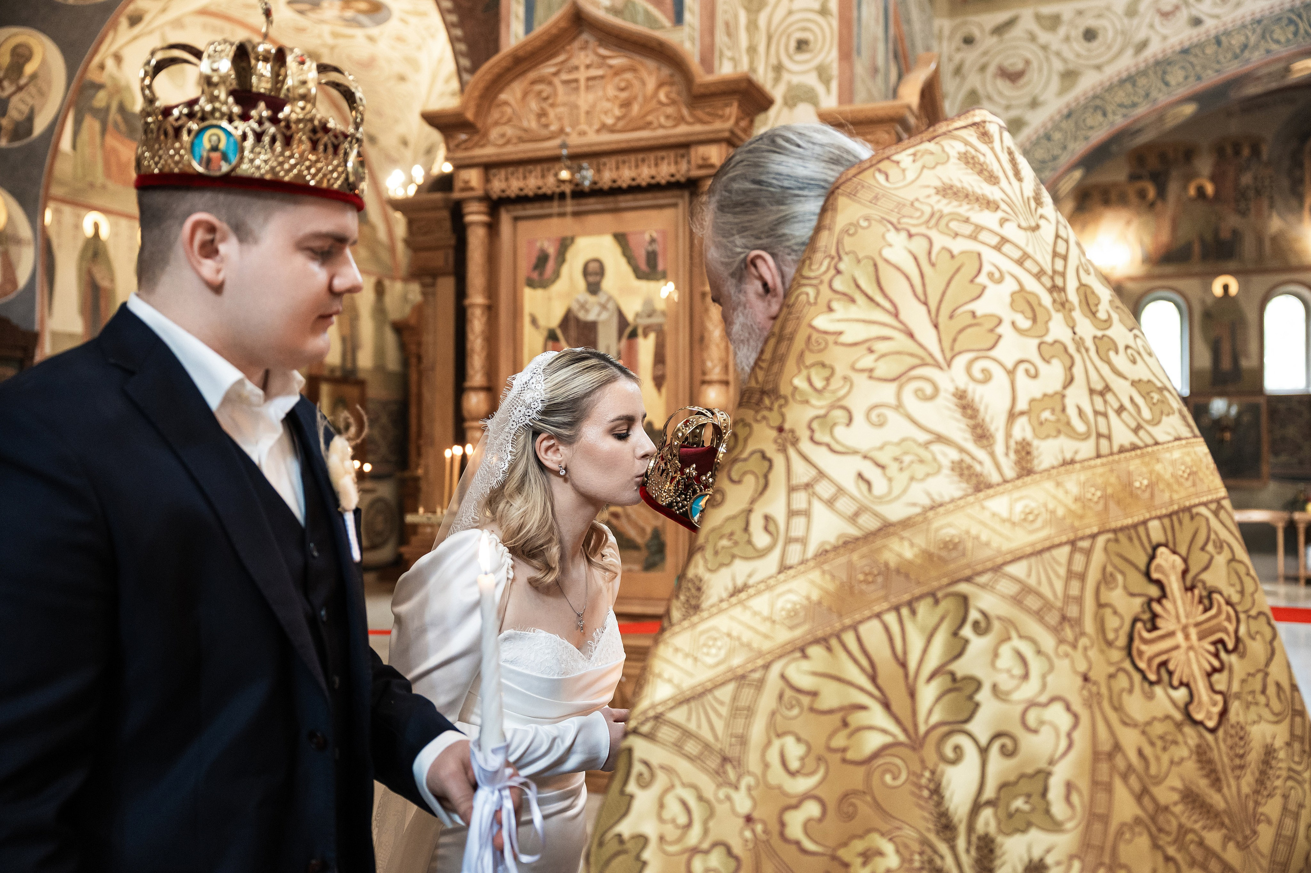 Венчание в Храме святых Новомучеников и Исповедников Российских. Фотограф Крещение, Выписка москва